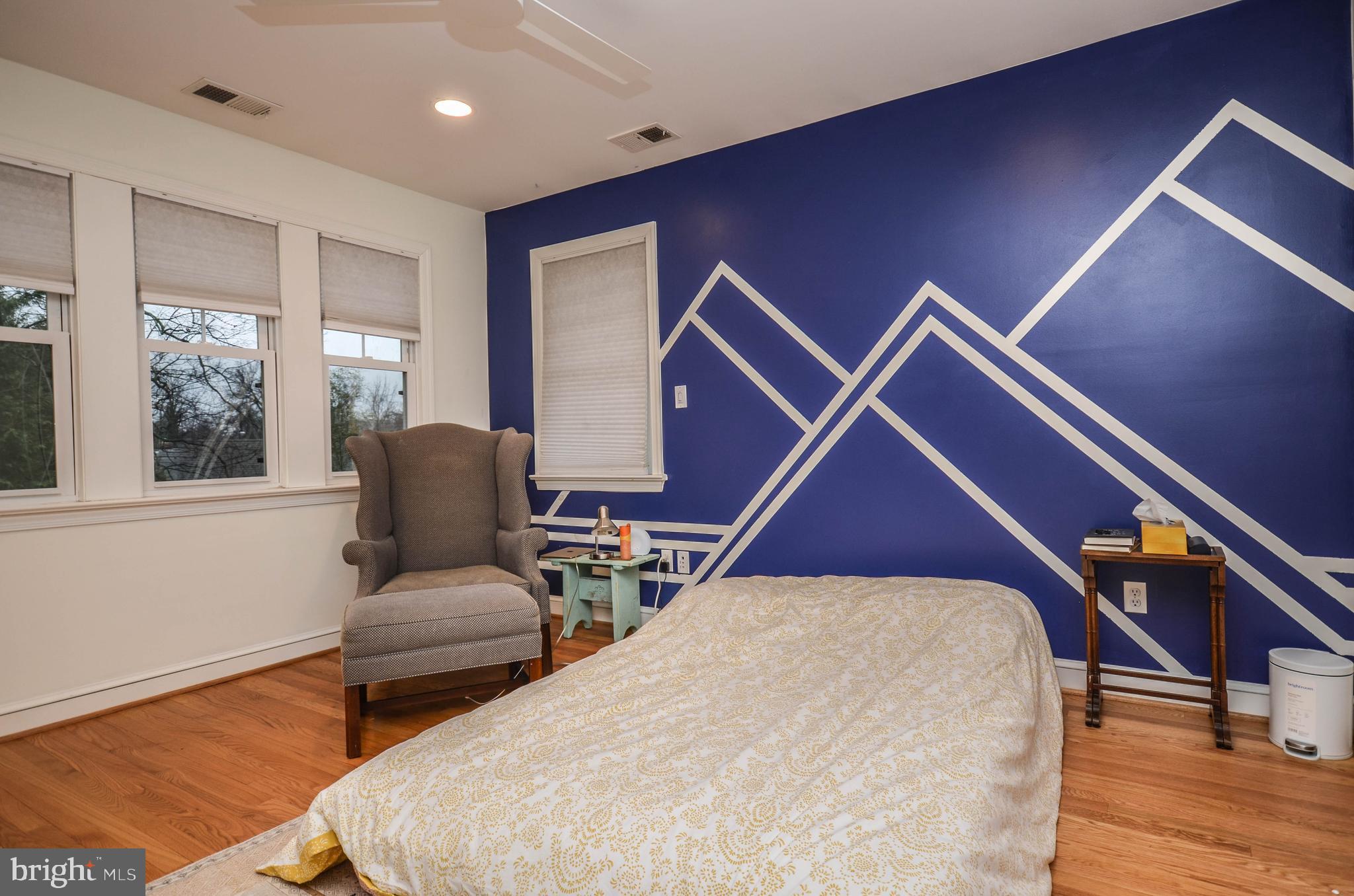 NORTH WOODSIDE - Residential Lease