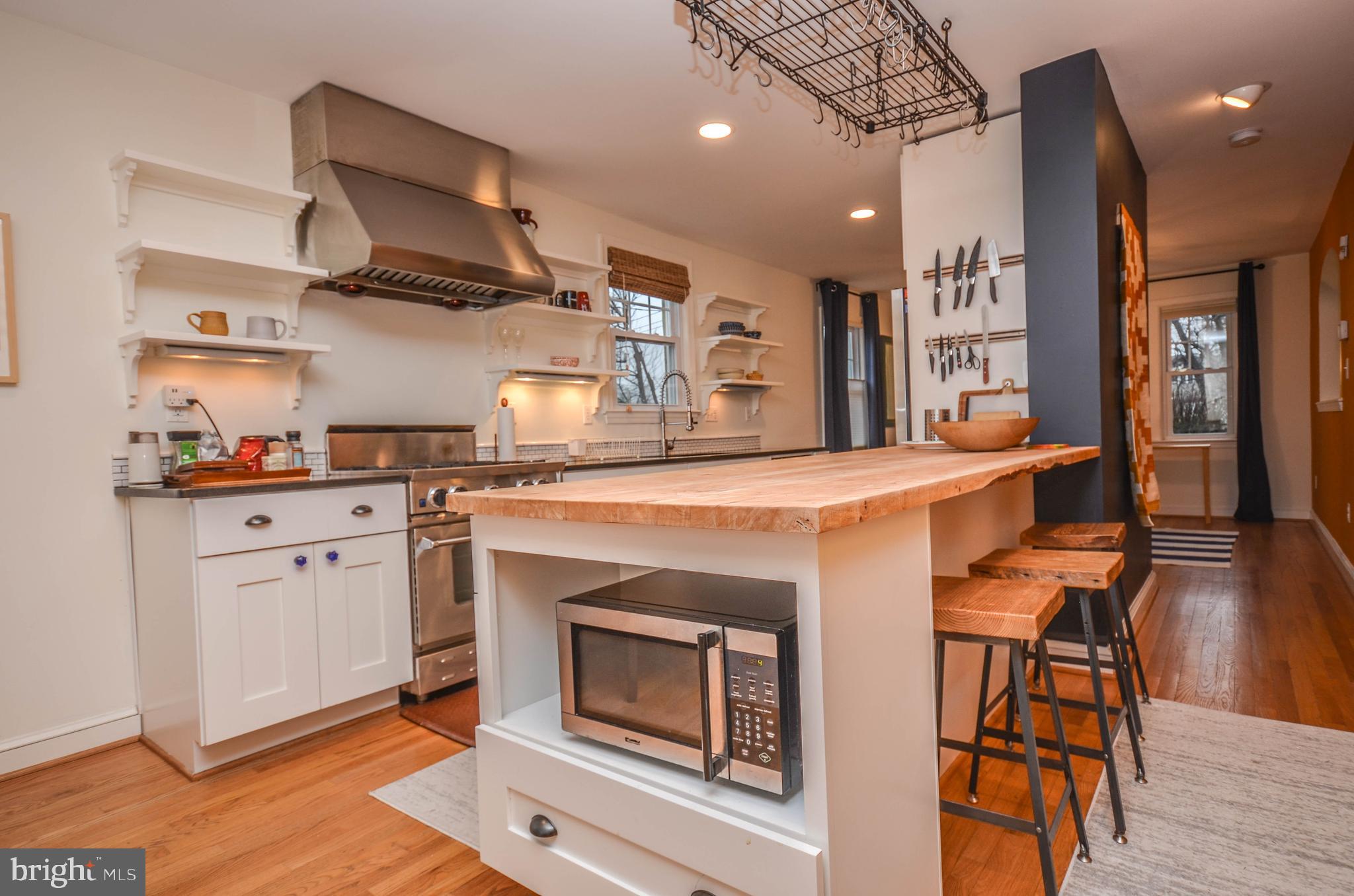 NORTH WOODSIDE - Residential Lease