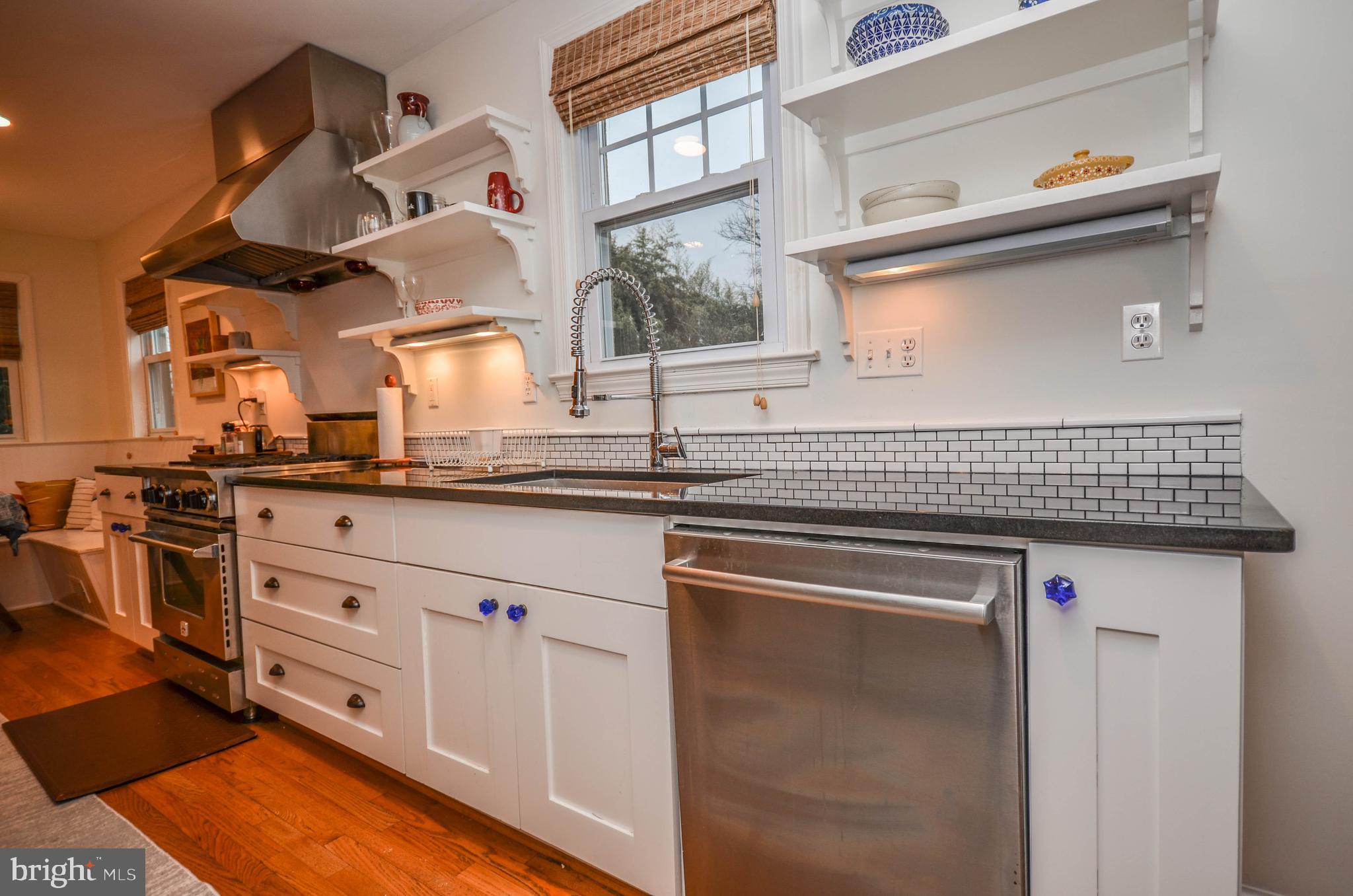 NORTH WOODSIDE - Residential Lease