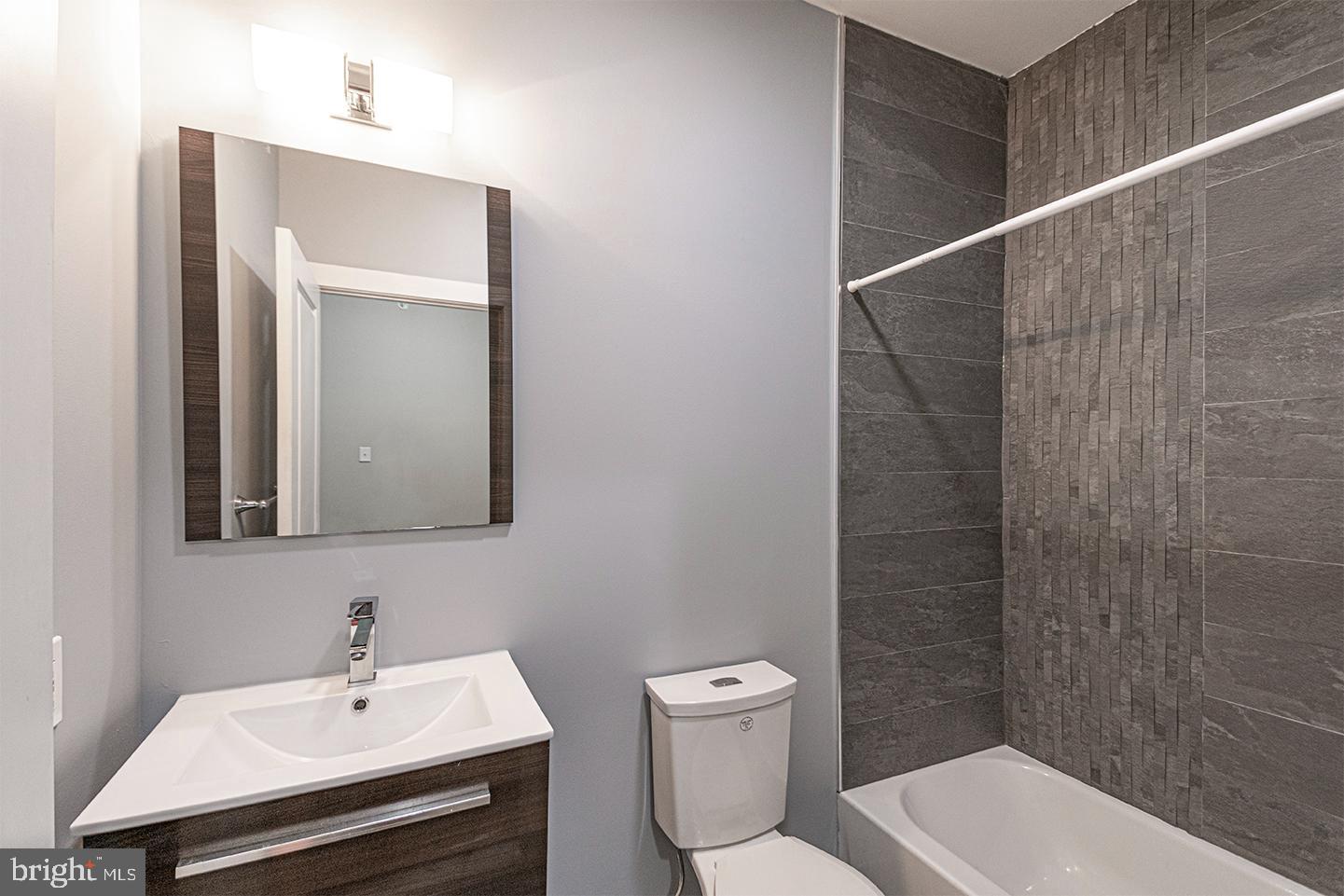 FAIRMOUNT - Residential Lease