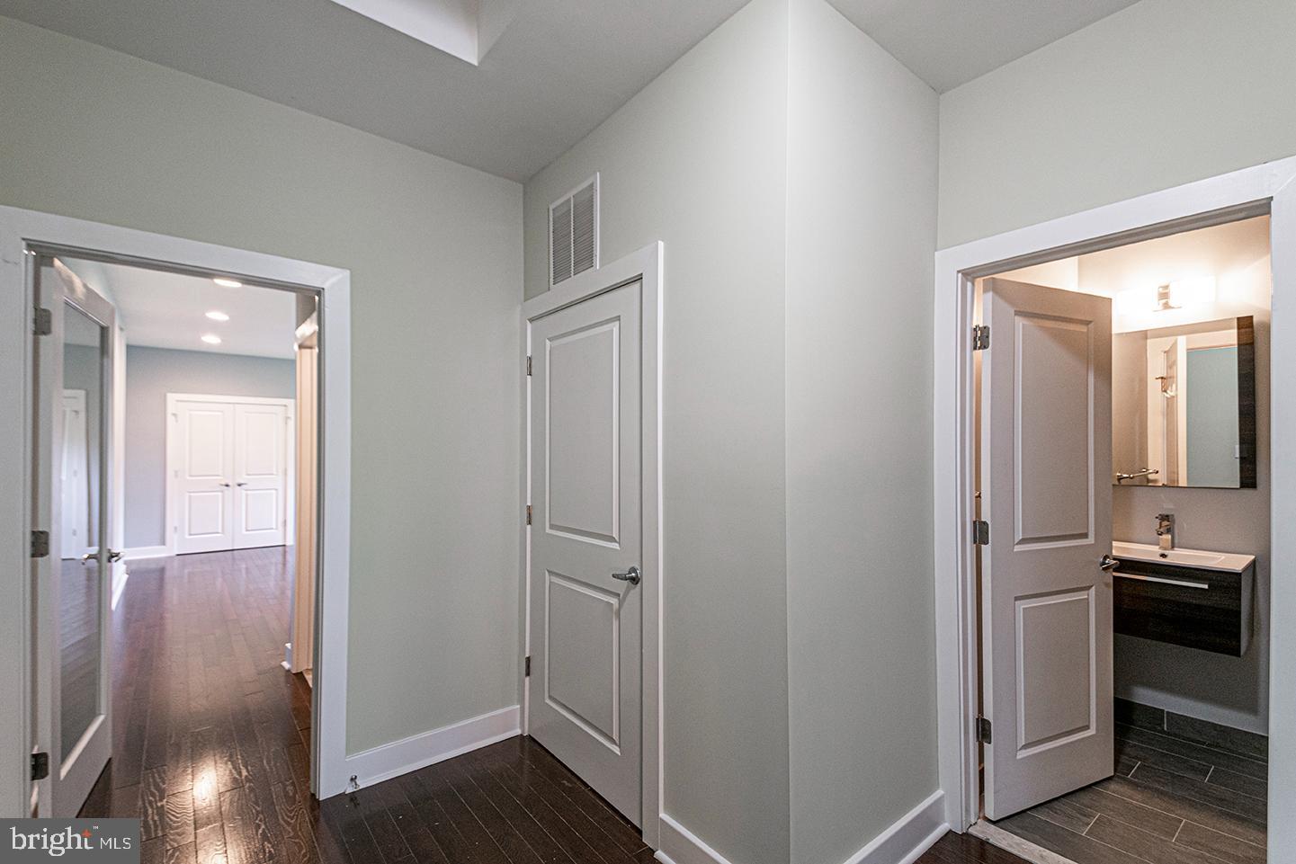 FAIRMOUNT - Residential Lease