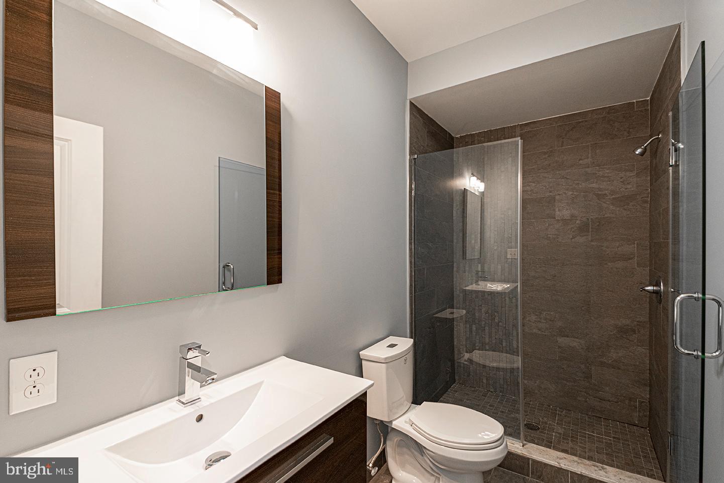 FAIRMOUNT - Residential Lease