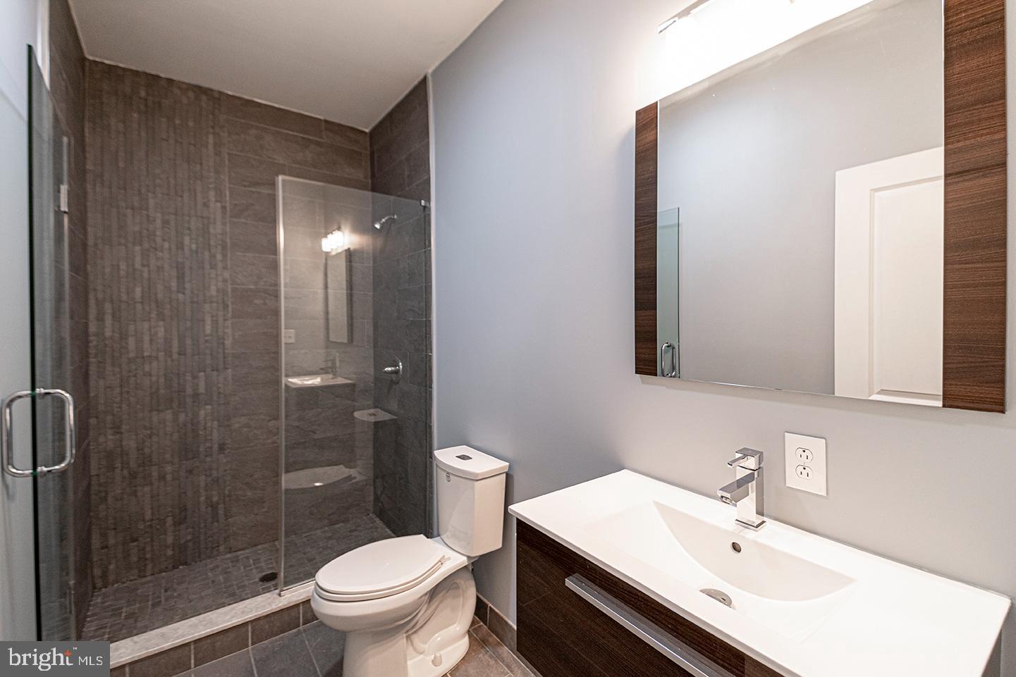 FAIRMOUNT - Residential Lease