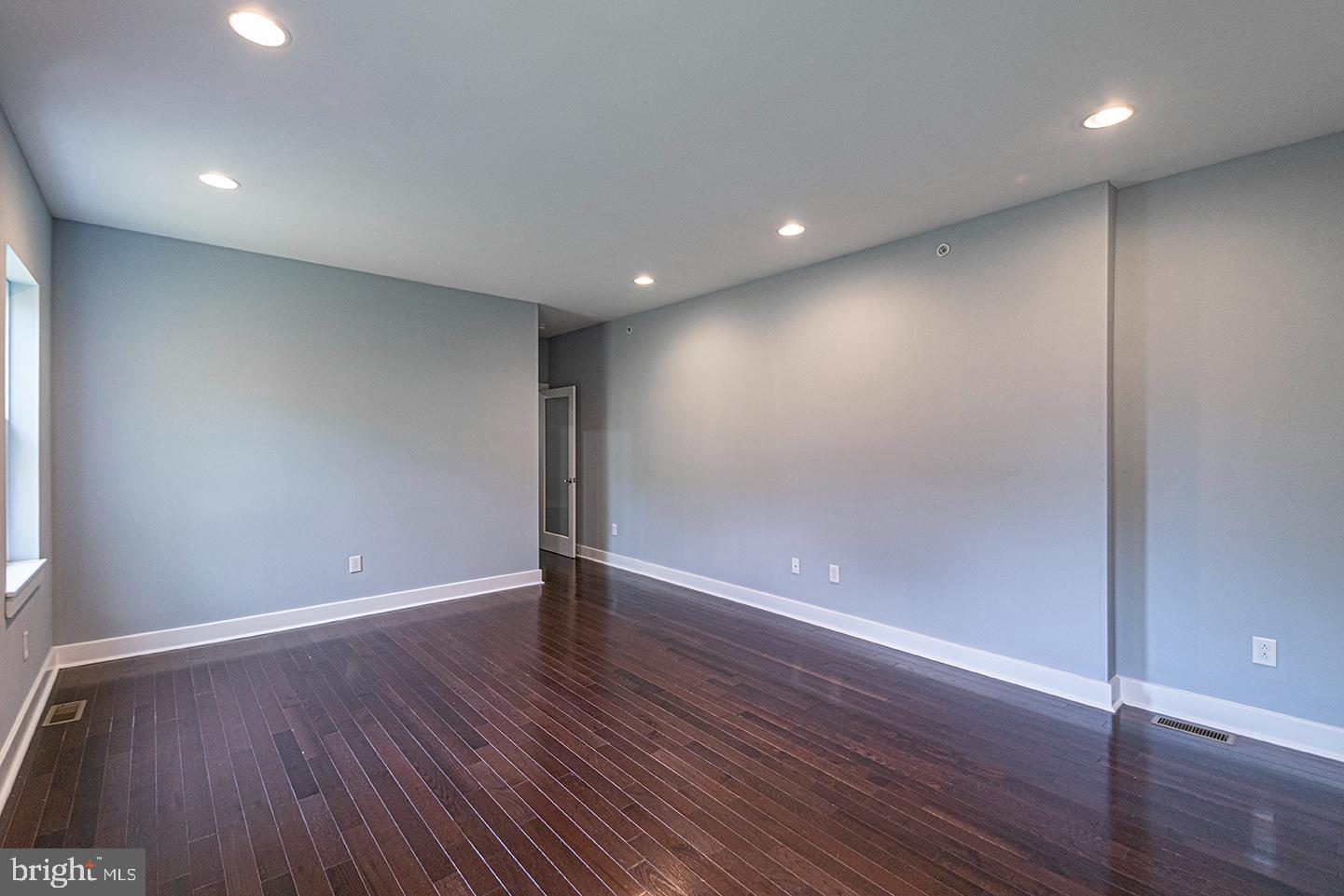 FAIRMOUNT - Residential Lease