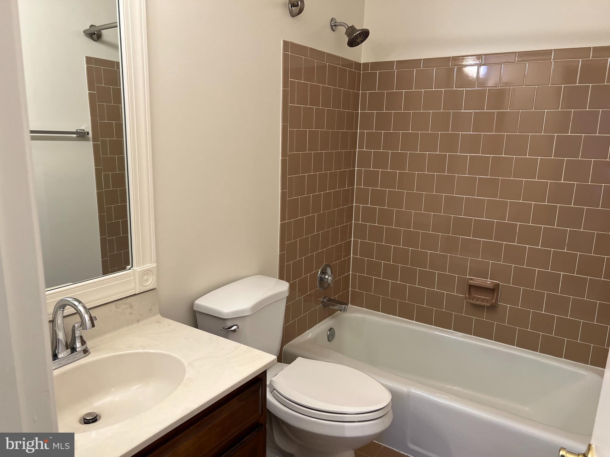 TUCKERMAN STATION - Residential Lease