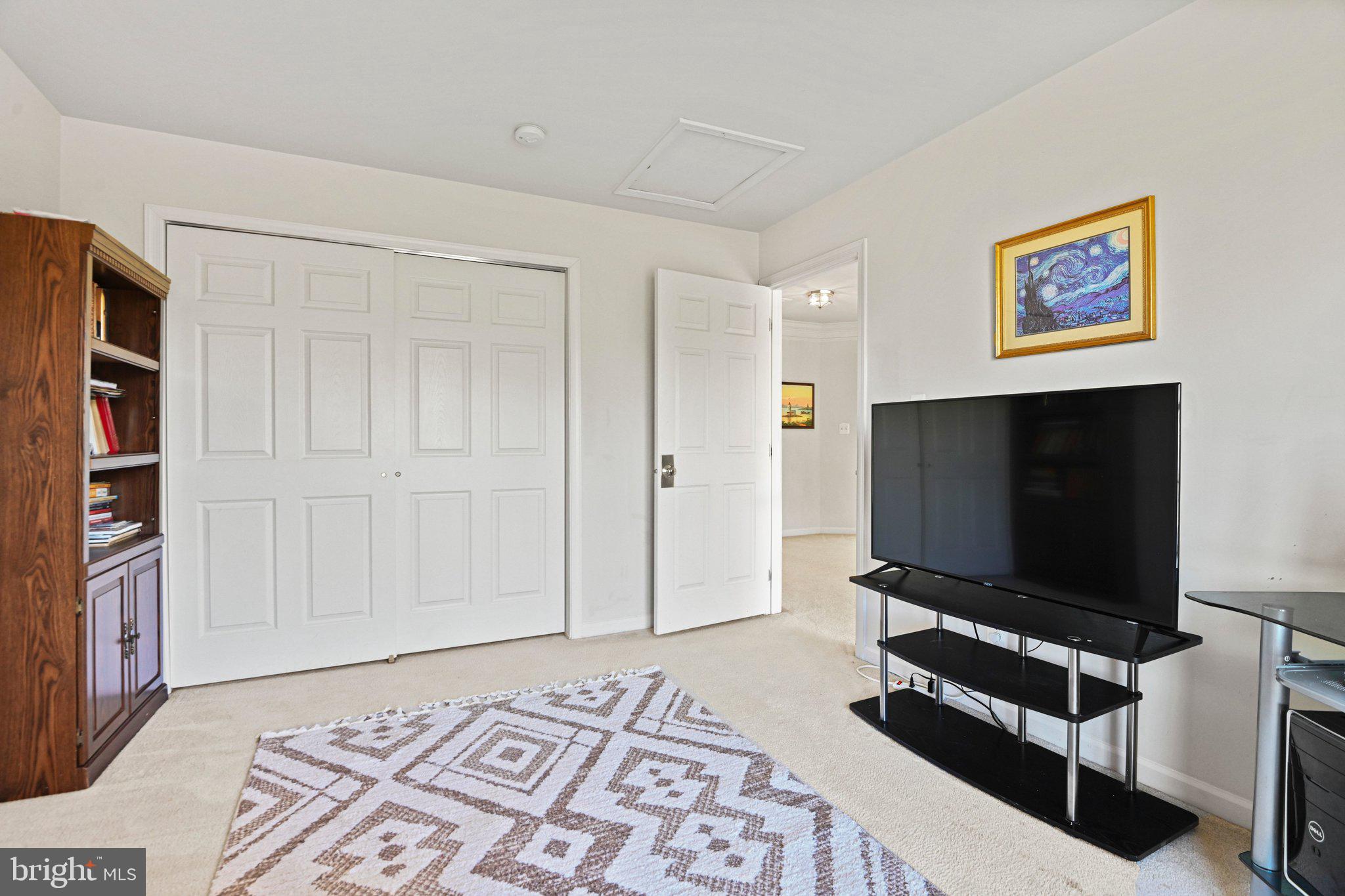 LOUDOUN VALLEY ESTATES 2 - Residential