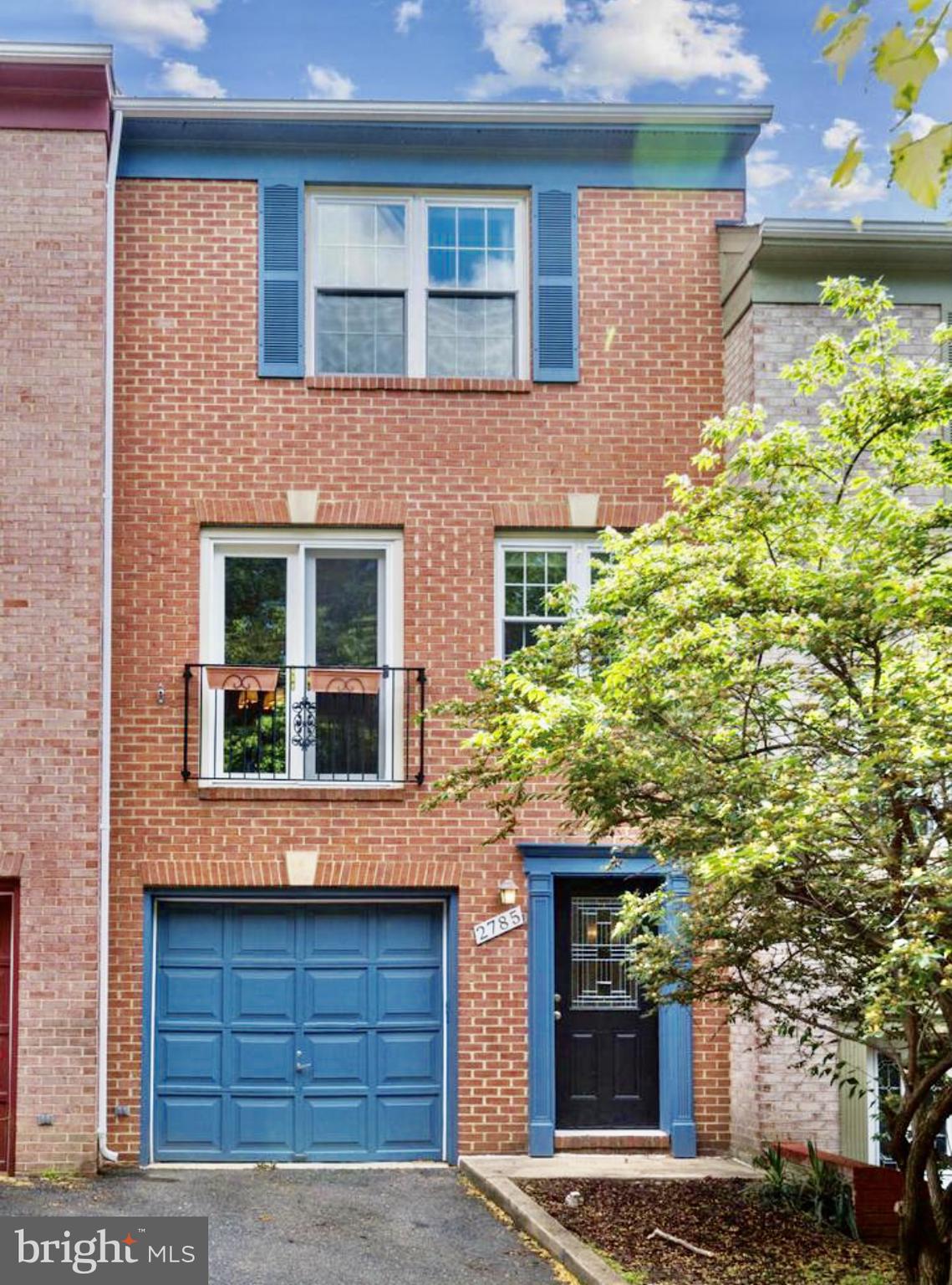 Welcome to this beautifully appointed townhome nestled in the heart of Arlington, VA. Spanning three spacious levels, this home features three bedrooms and three and a half bathrooms, offering comfortable living with plenty of room to grow.
The main level showcases gleaming hardwood floors and an inviting open layout, perfect for both everyday living and entertaining. The kitchen includes a gas range and opens to a private back patio—ideal for morning coffee or evening unwinding.
Enjoy the convenience of an attached one-car garage plus an additional off-street parking space. Upstairs, the primary suite offers a peaceful escape with soaring vaulted ceilings, a generous walk-in closet, and a luxurious en suite bath with a double vanity.
With a Walk Score of 78, you’re just moments from shops, dining, and daily essentials. And with quick access to I-395, commuting to downtown D.C. is fast and easy.