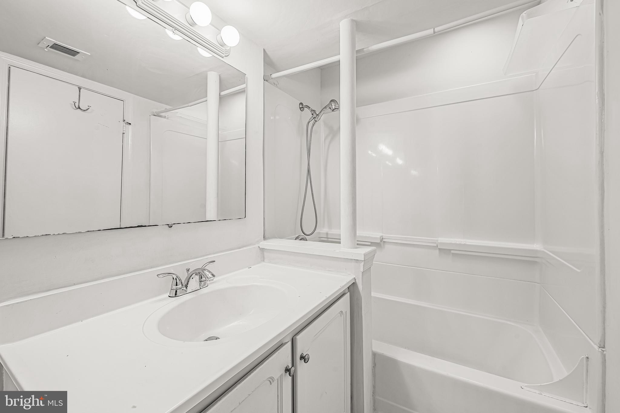 HIGHLANDS OF OLNEY - Residential