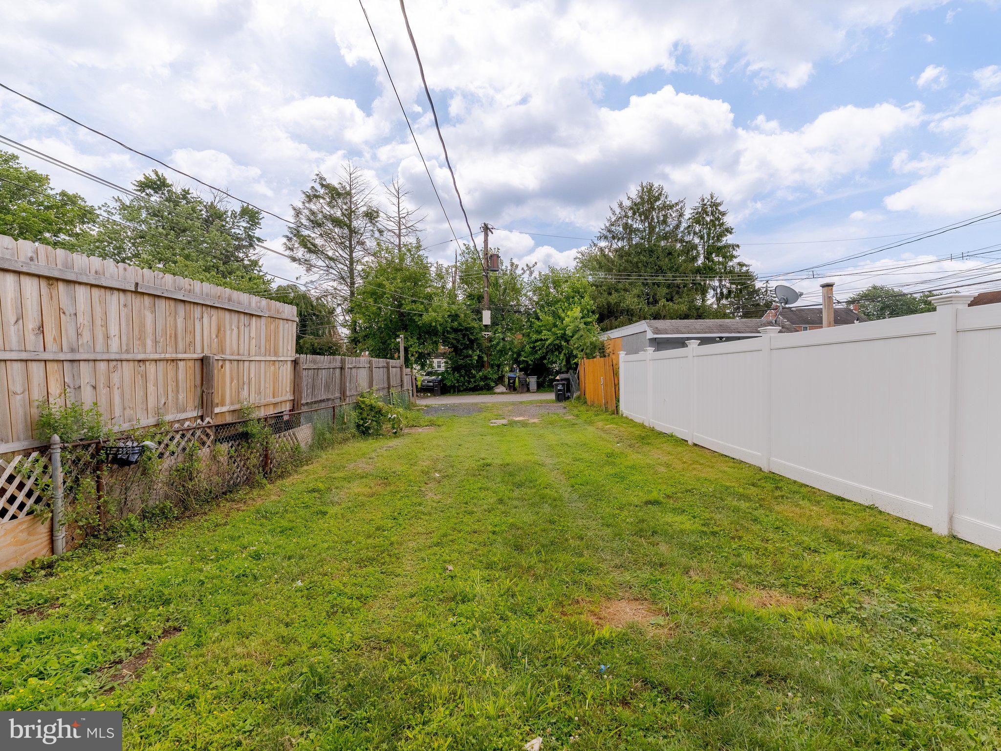 NORRISTOWN - Residential