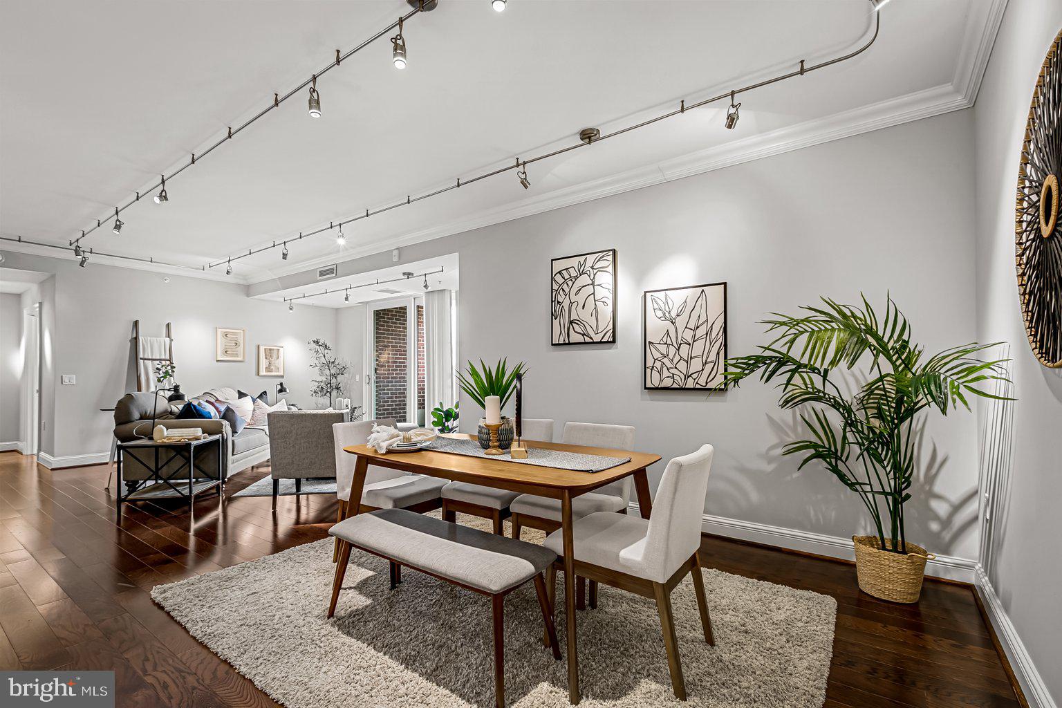 THE RITZ-CARLTON RESIDENCES - Residential