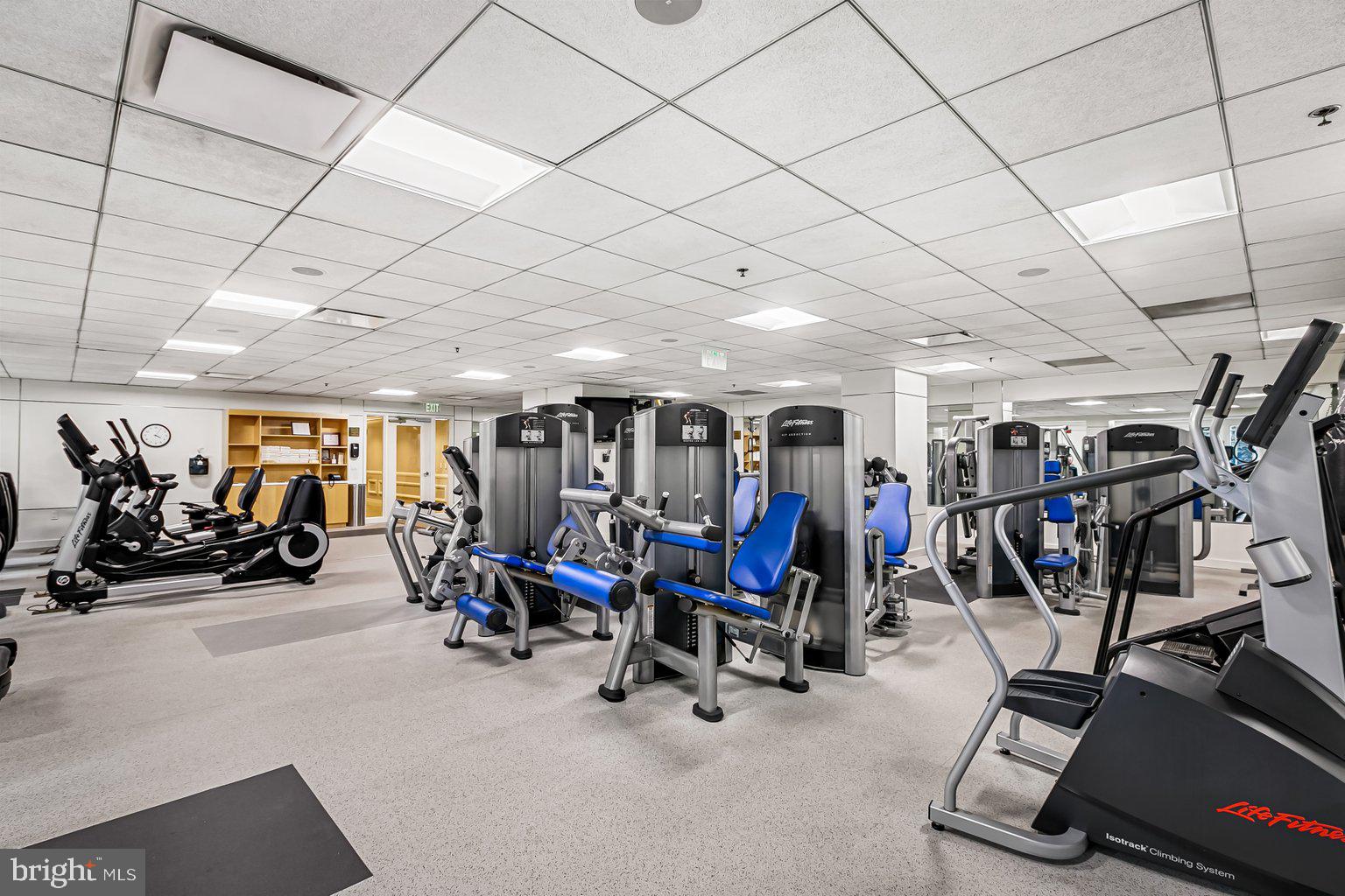 THE RITZ-CARLTON RESIDENCES - Residential