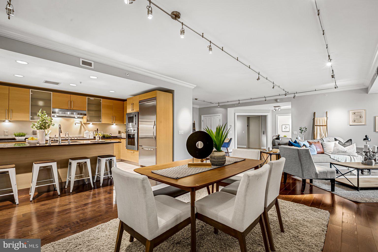 THE RITZ-CARLTON RESIDENCES - Residential