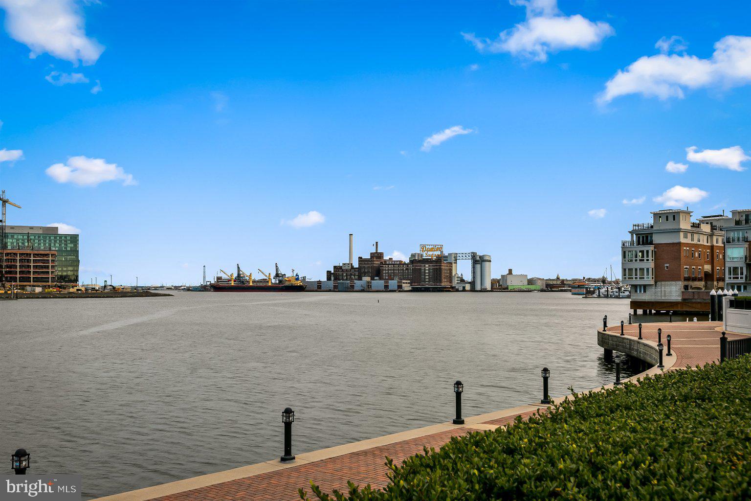 THE RITZ-CARLTON RESIDENCES - Residential