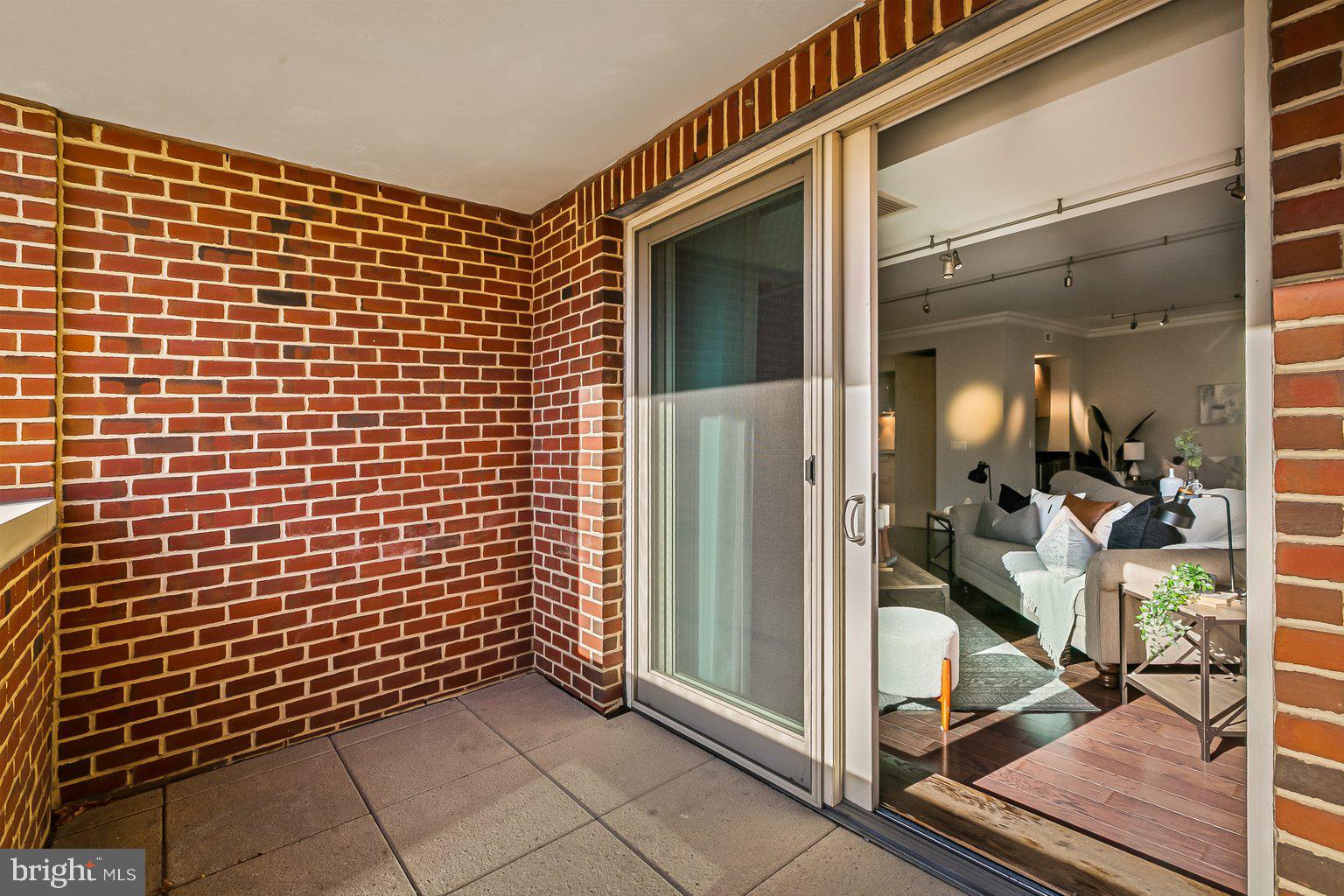 THE RITZ-CARLTON RESIDENCES - Residential