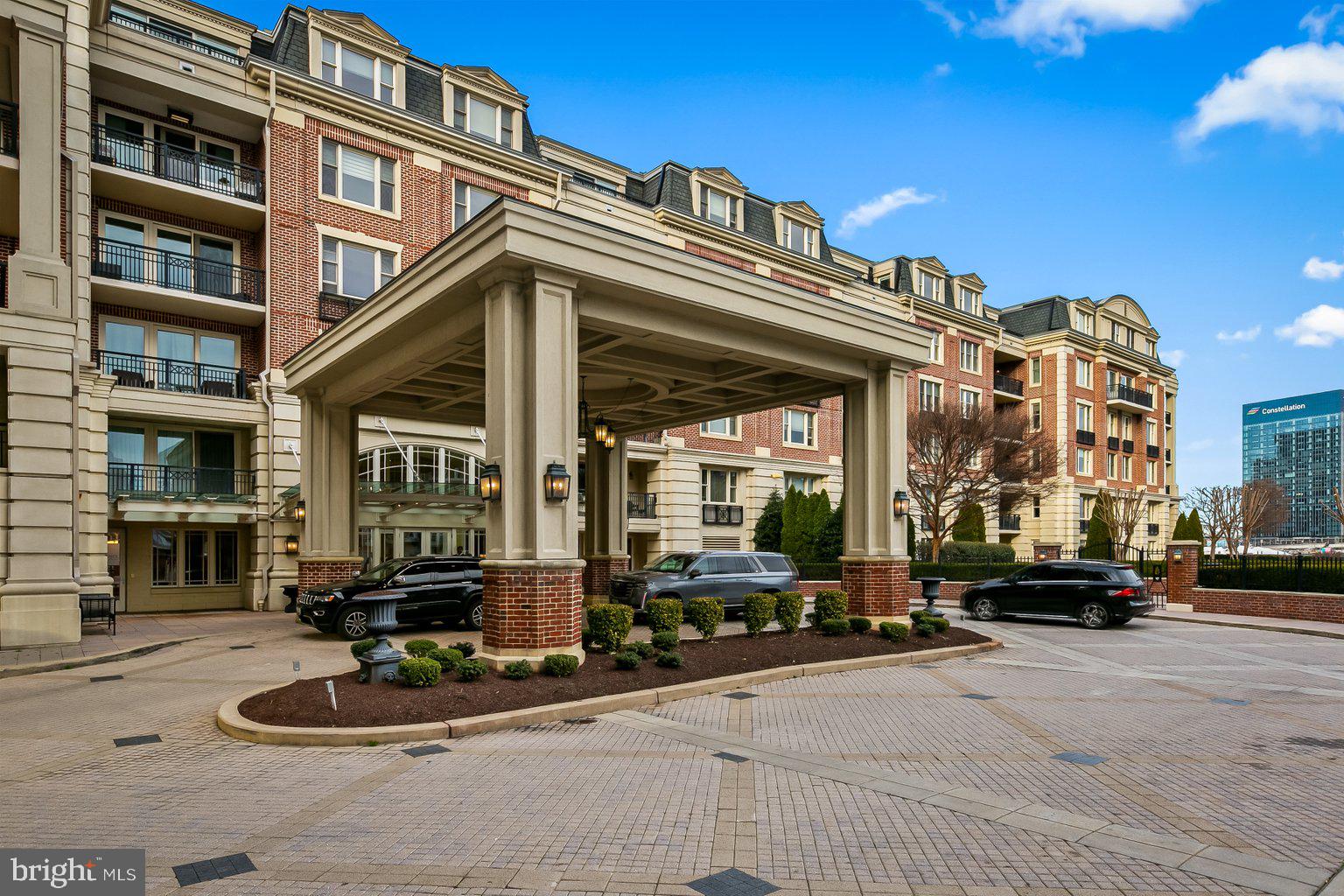 THE RITZ-CARLTON RESIDENCES - Residential