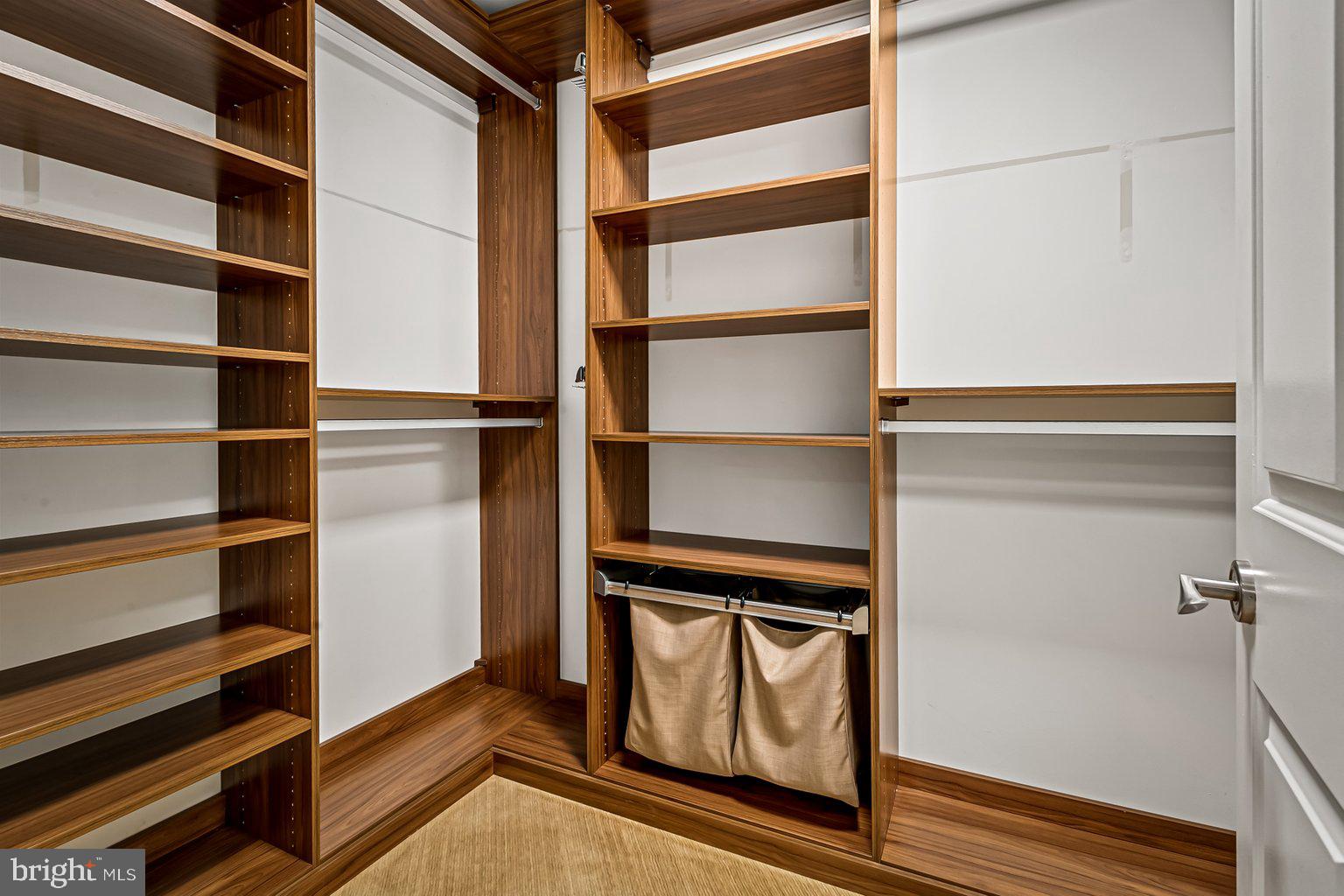 THE RITZ-CARLTON RESIDENCES - Residential