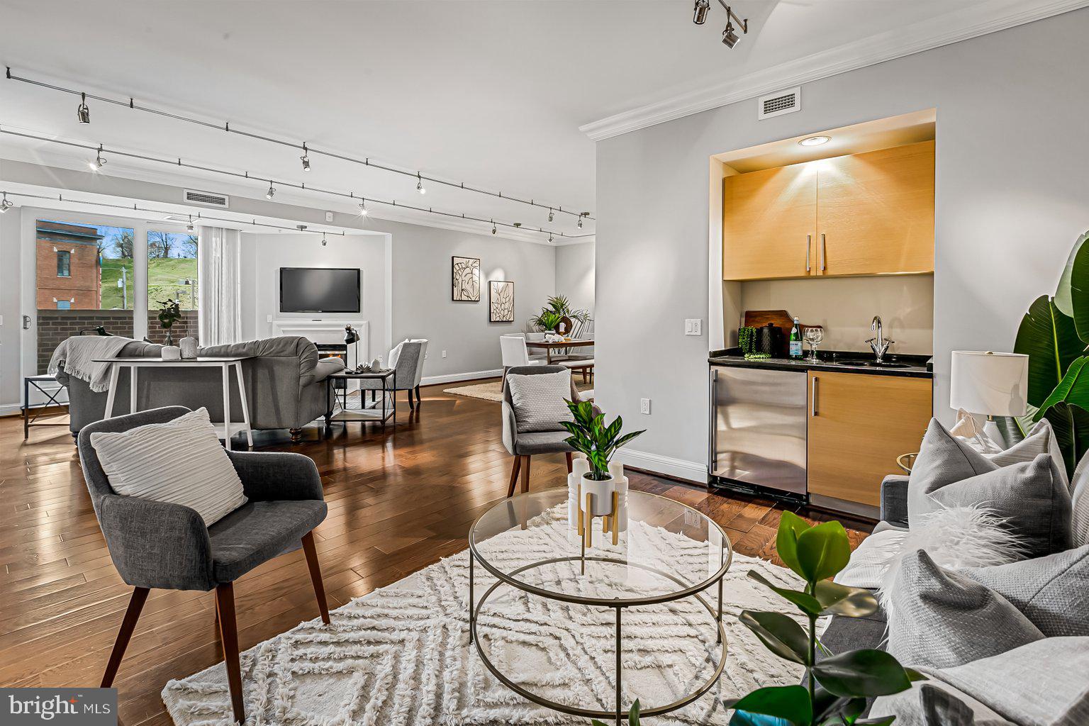 THE RITZ-CARLTON RESIDENCES - Residential