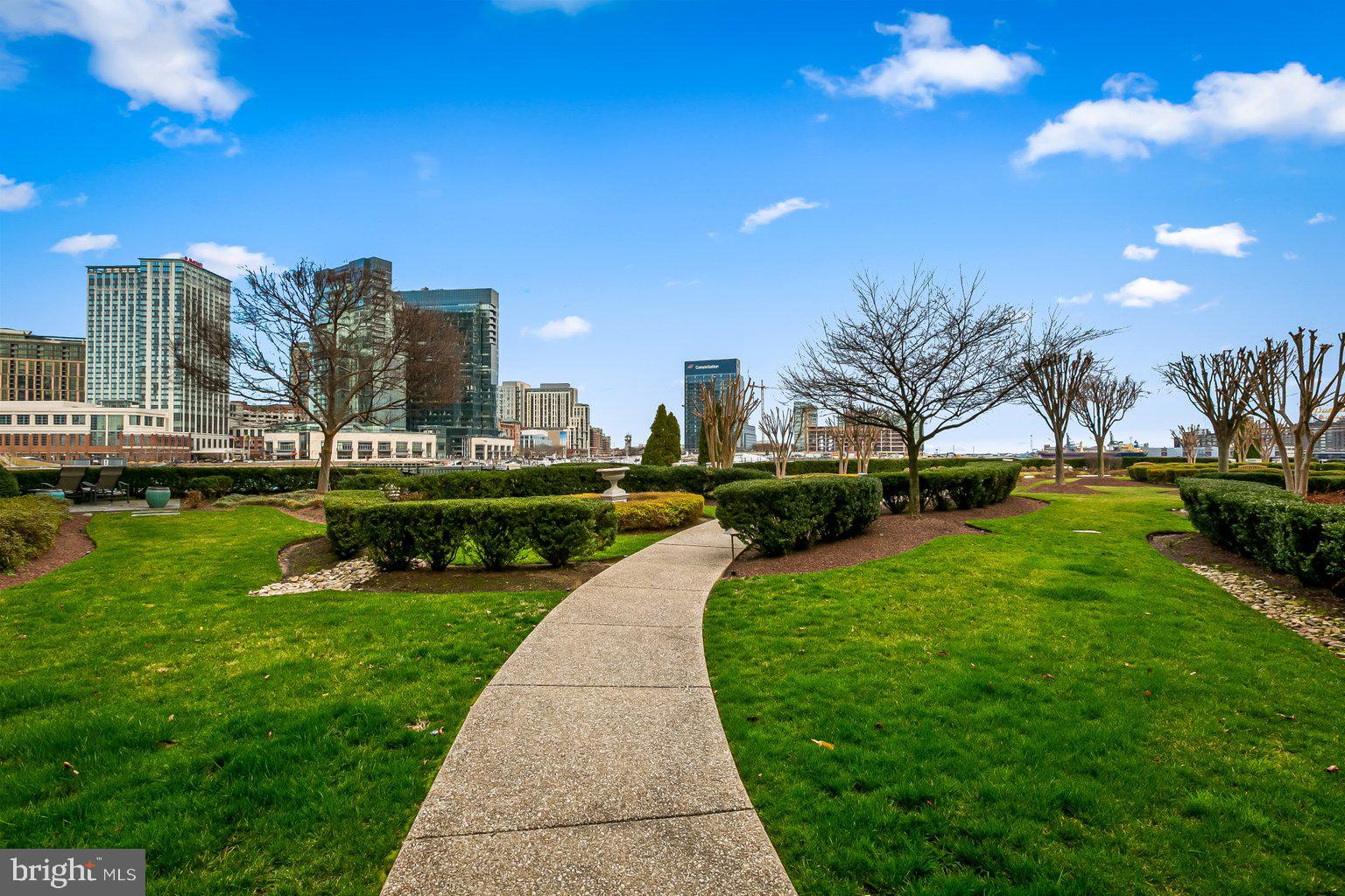 THE RITZ-CARLTON RESIDENCES - Residential