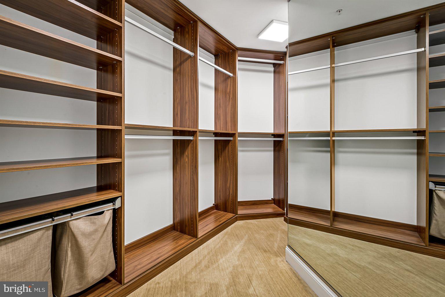 THE RITZ-CARLTON RESIDENCES - Residential