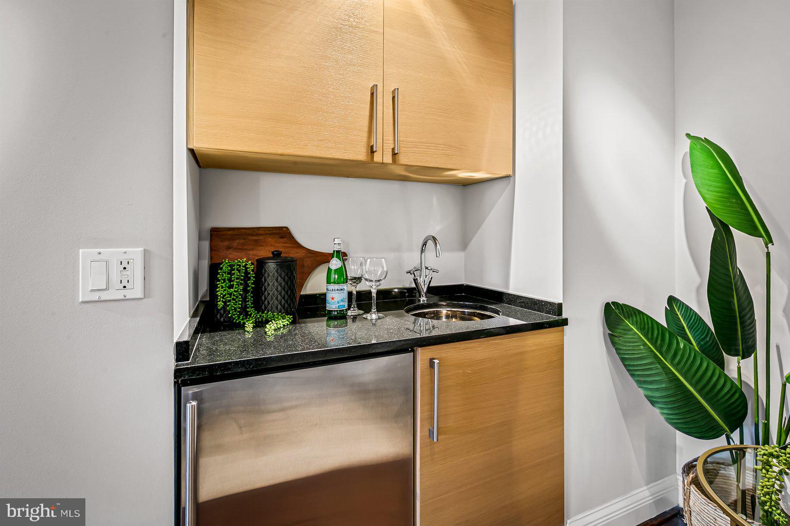 THE RITZ-CARLTON RESIDENCES - Residential