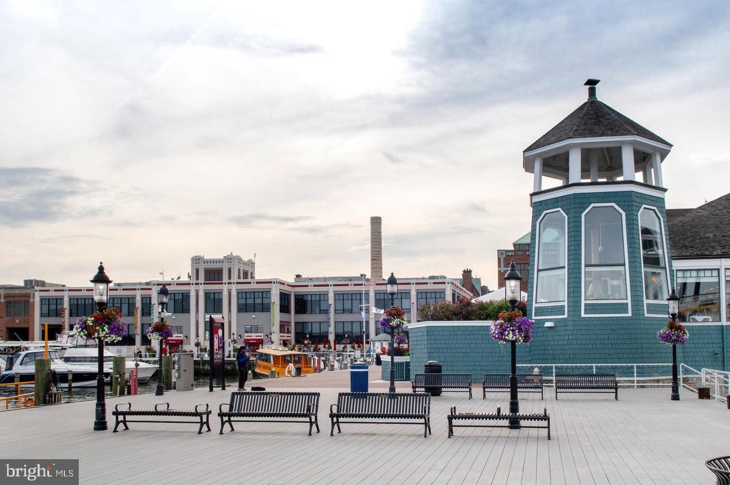 OLD TOWN COMMONS - Residential