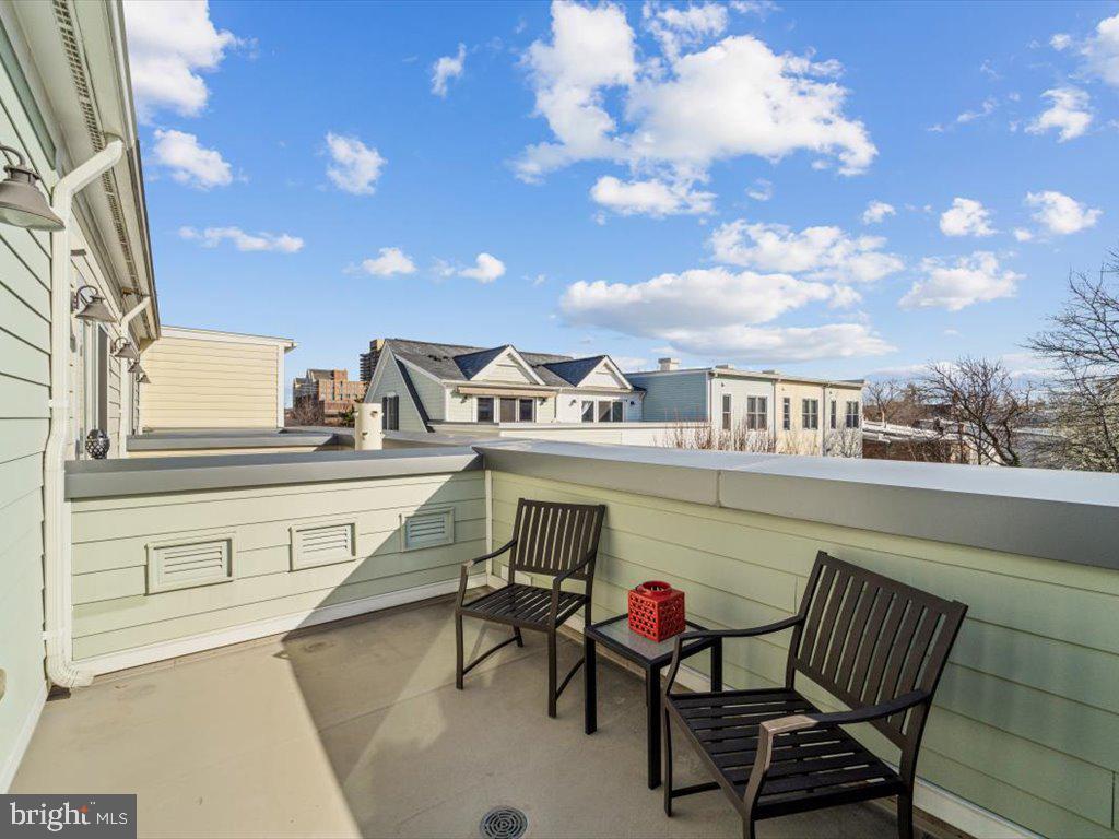 OLD TOWN COMMONS - Residential