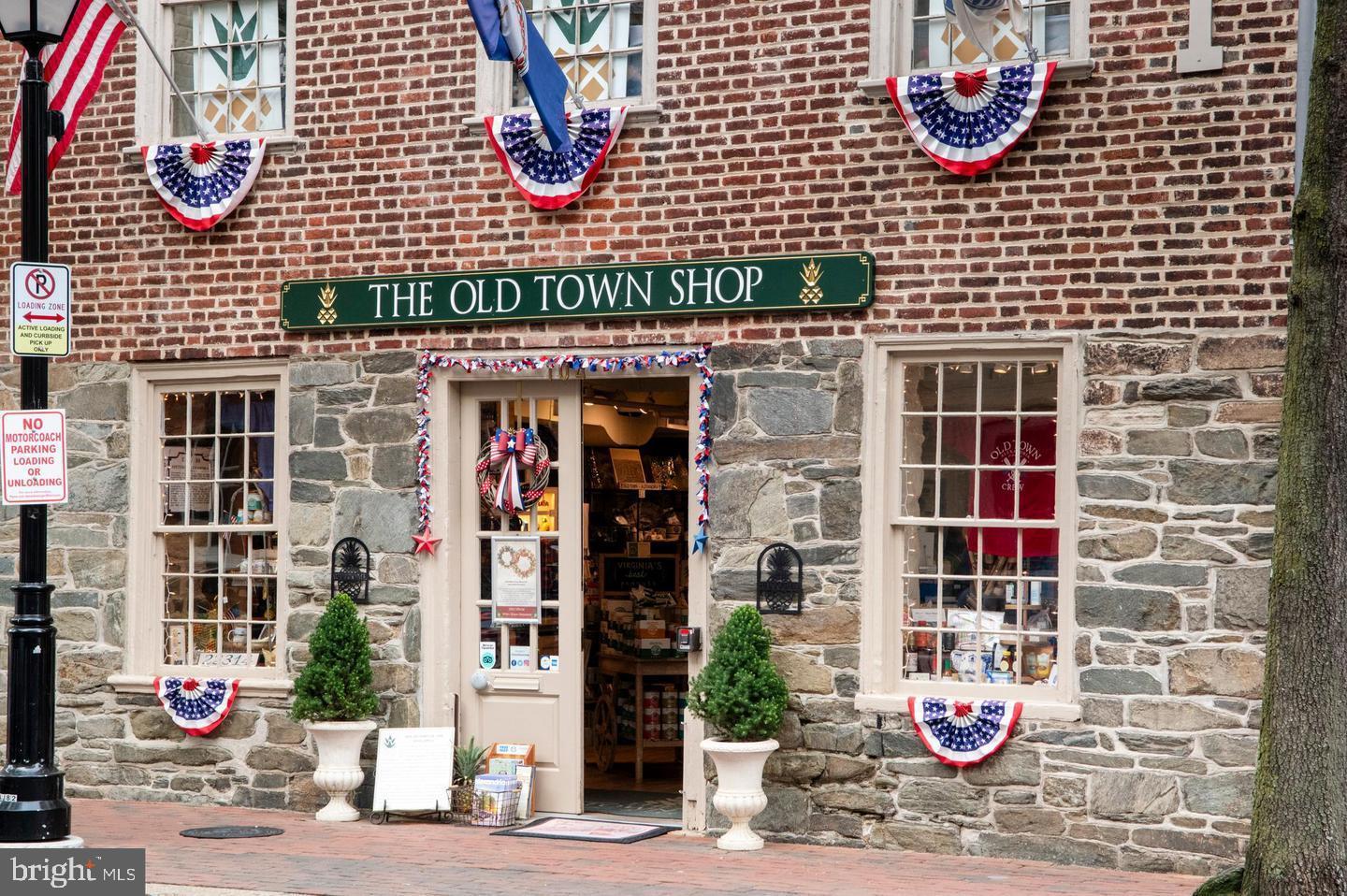 OLD TOWN COMMONS - Residential