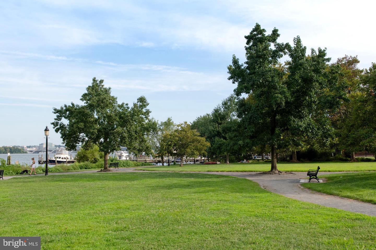 OLD TOWN COMMONS - Residential