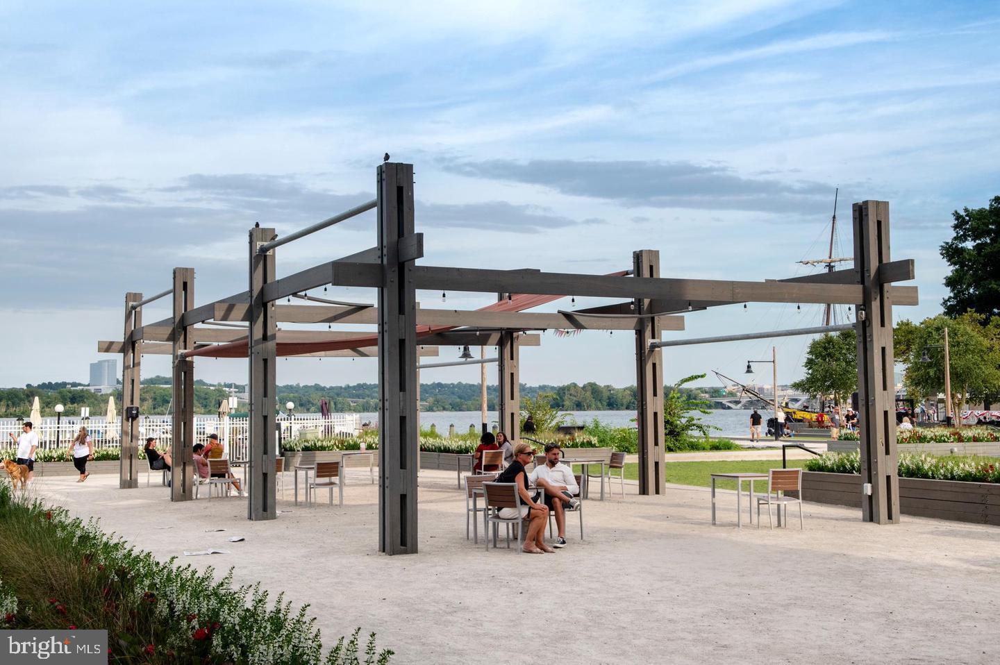 OLD TOWN COMMONS - Residential