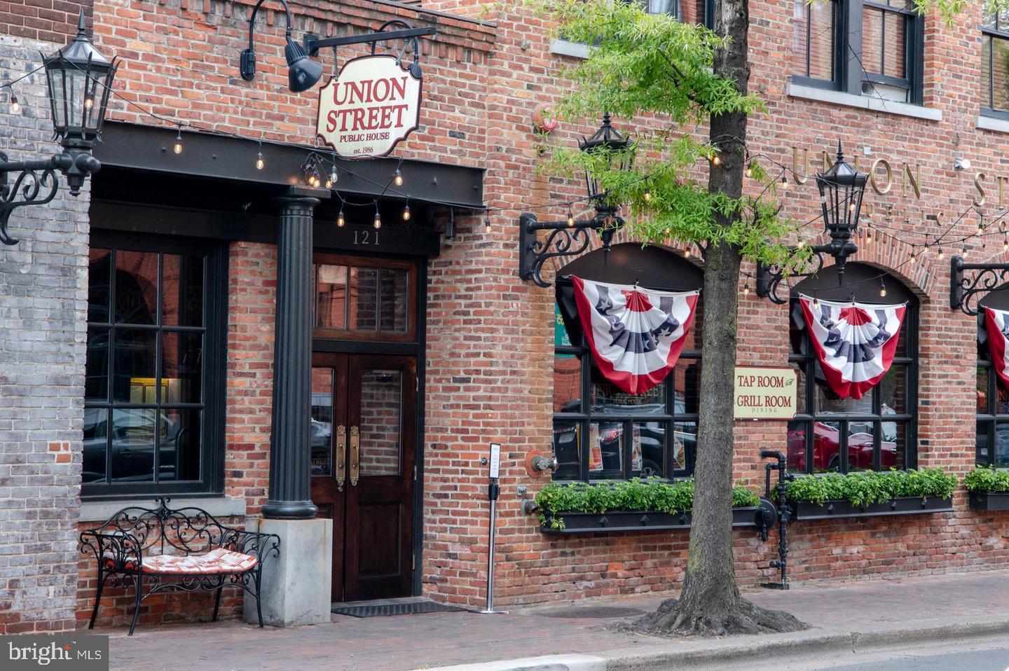 OLD TOWN COMMONS - Residential