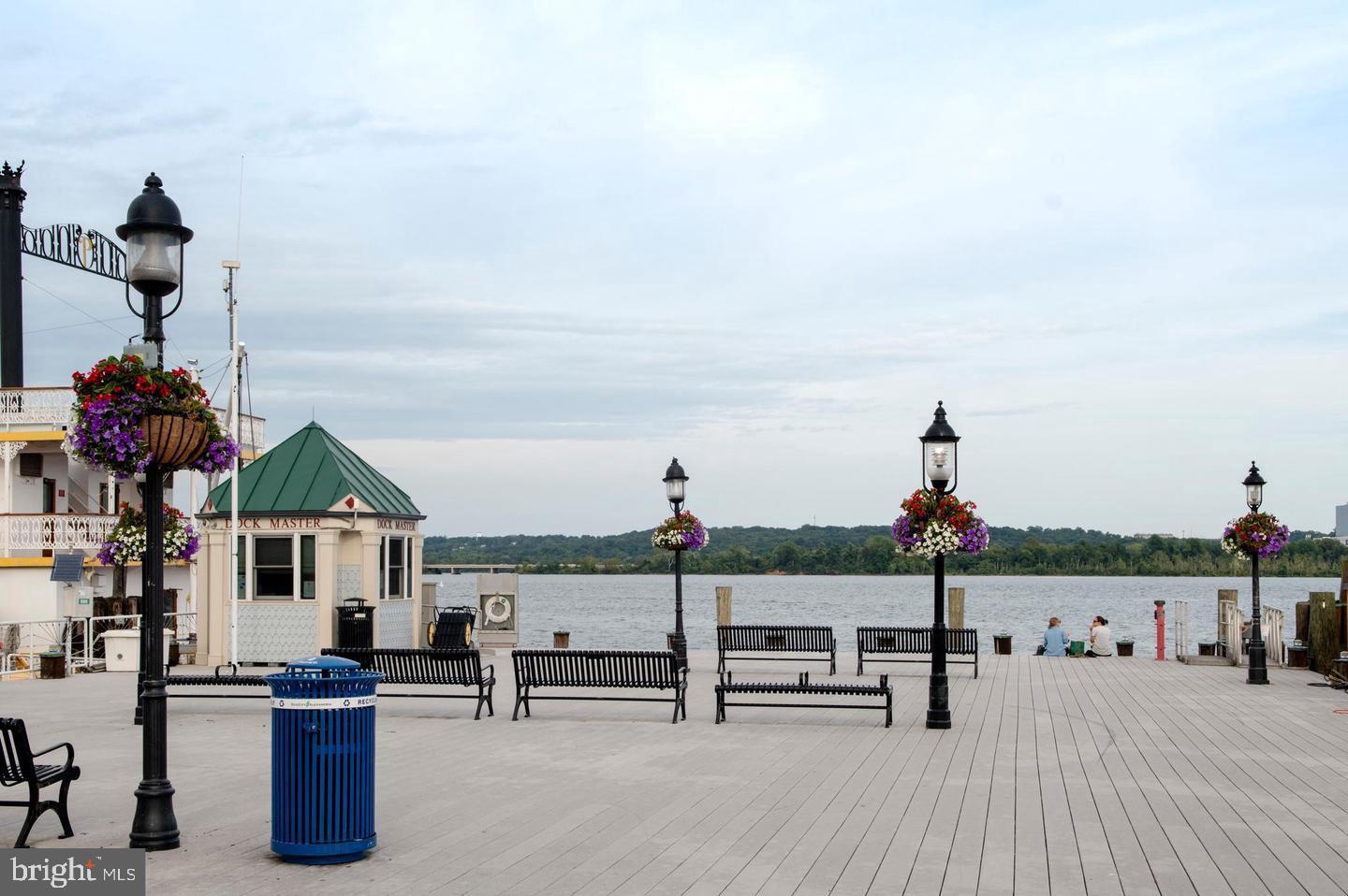 OLD TOWN COMMONS - Residential