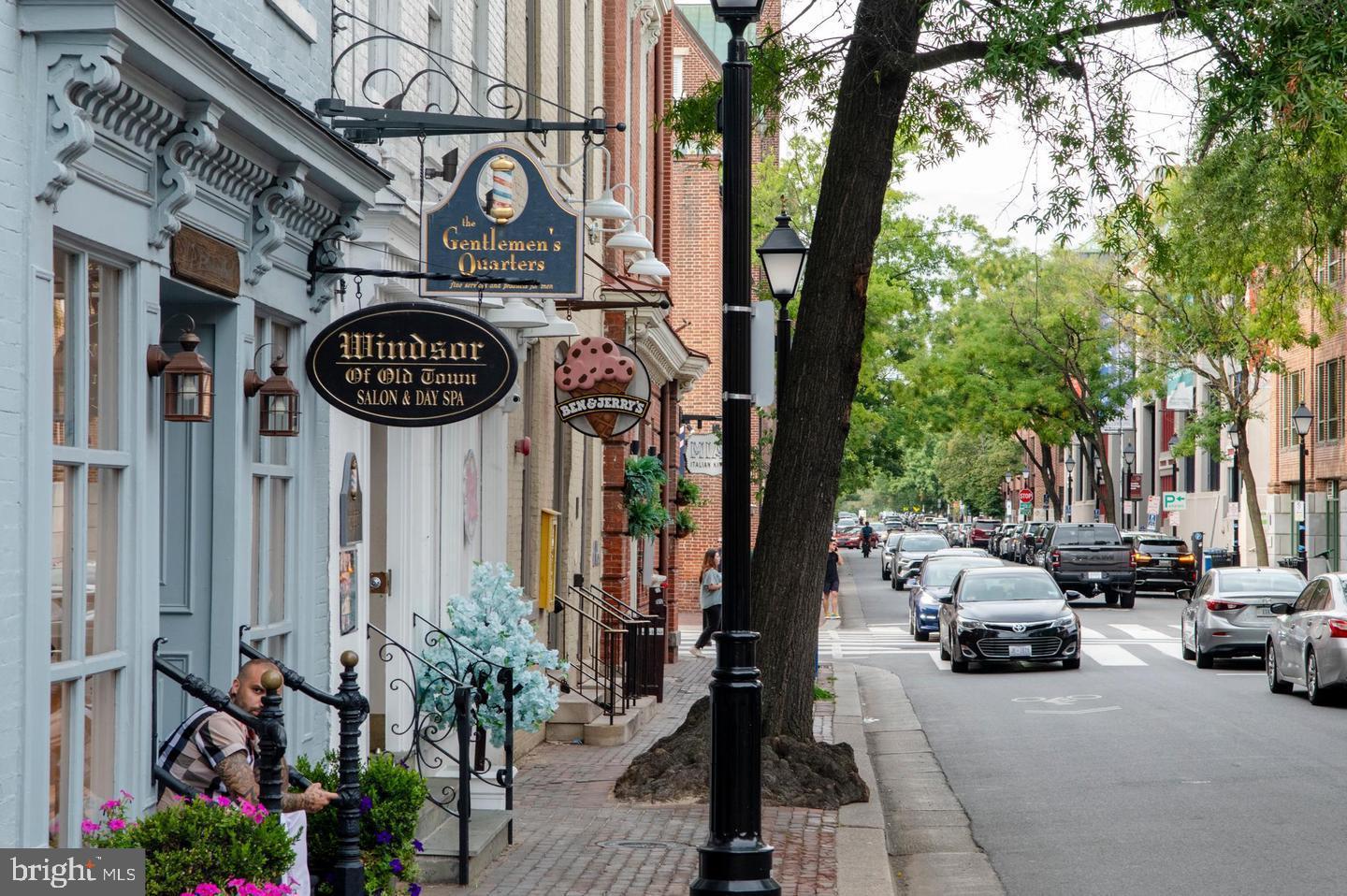 OLD TOWN COMMONS - Residential