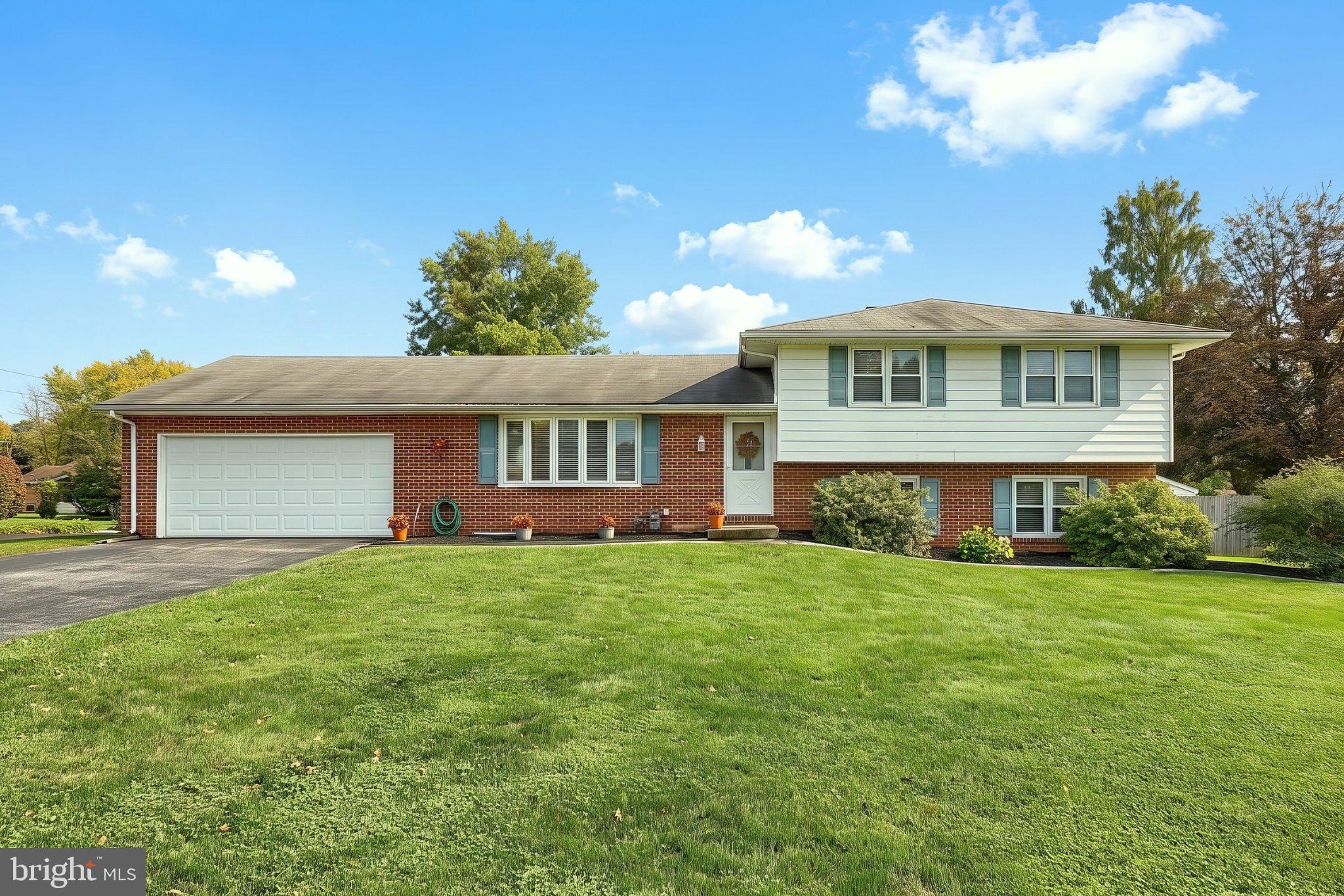 2555 PRIMROSE LANE