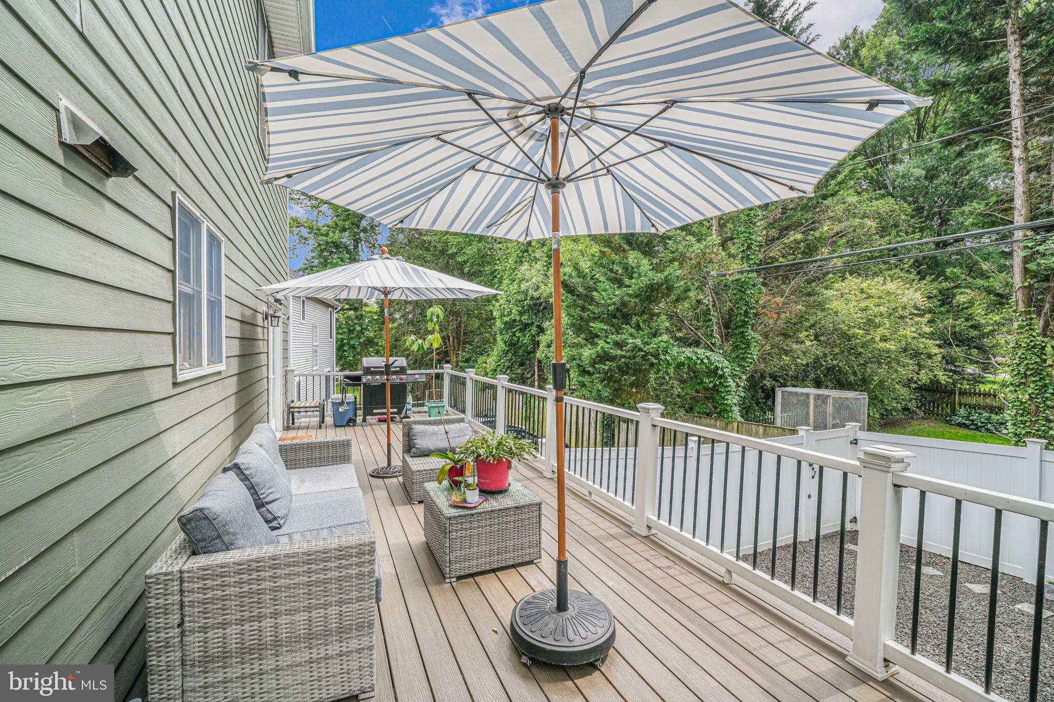 LARCHMONT - Residential