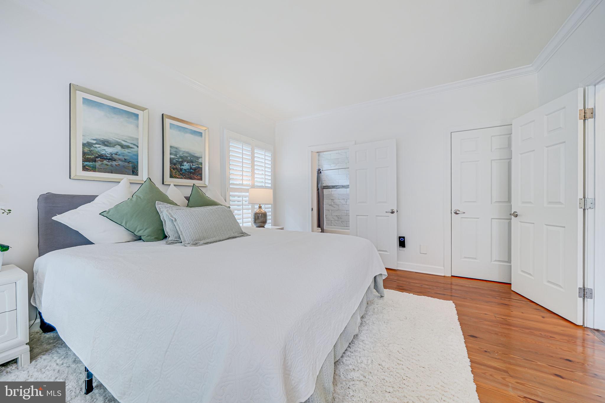 LARCHMONT - Residential