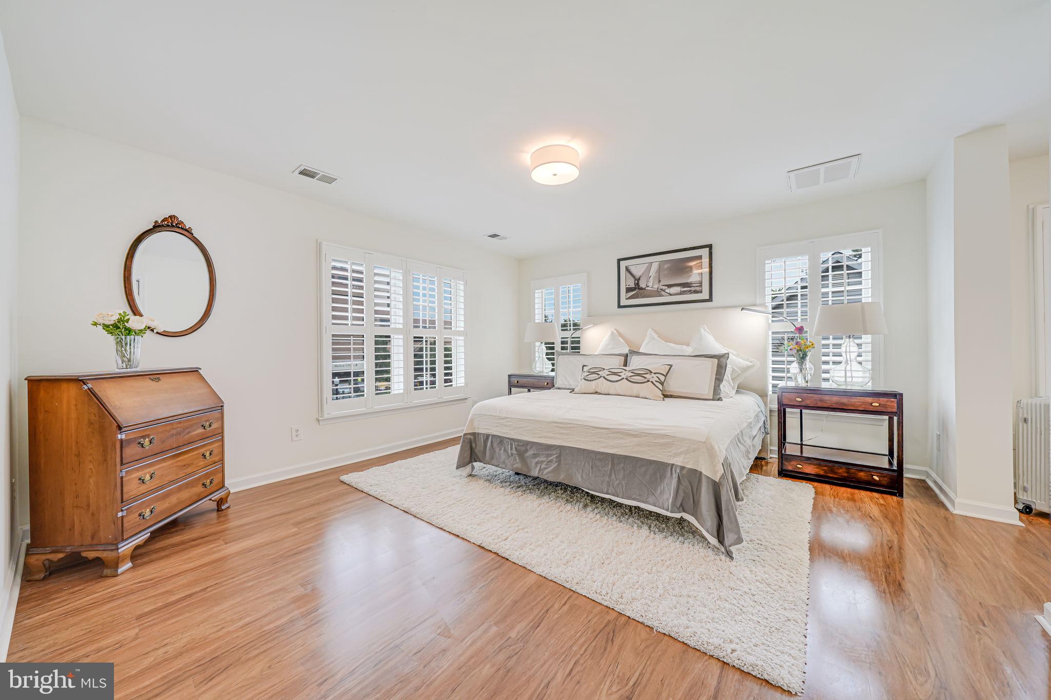 1620 N GEORGE MASON DRIVE