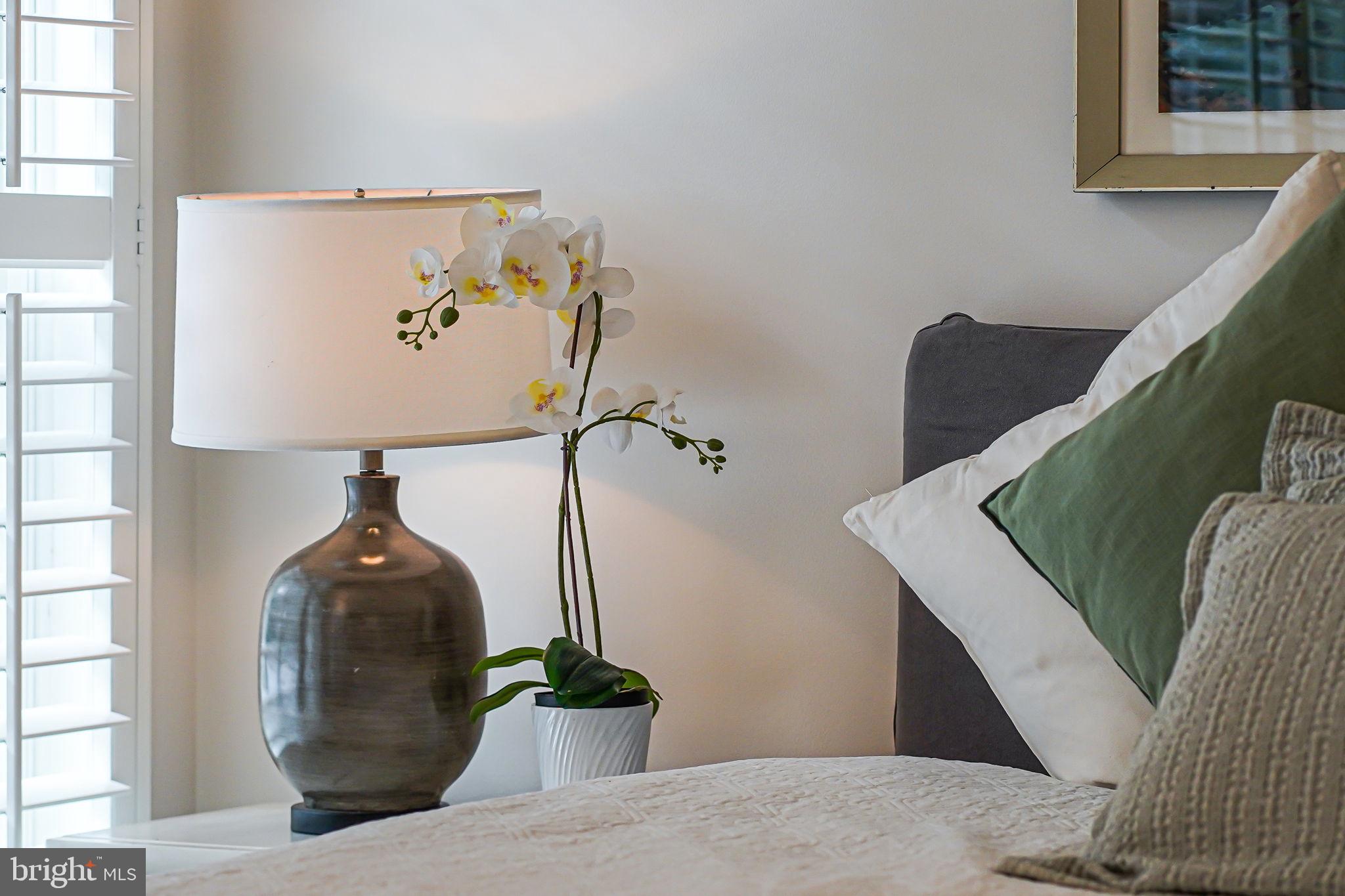 LARCHMONT - Residential