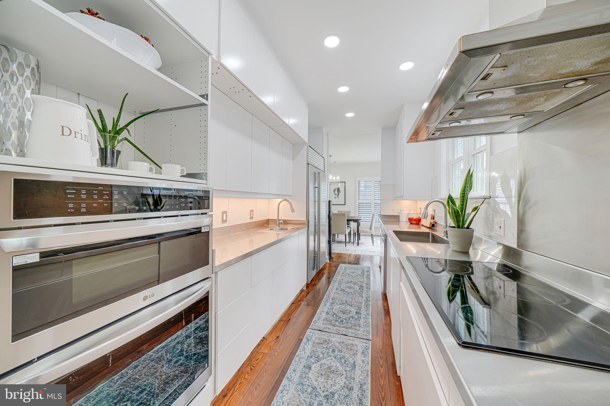 LARCHMONT - Residential