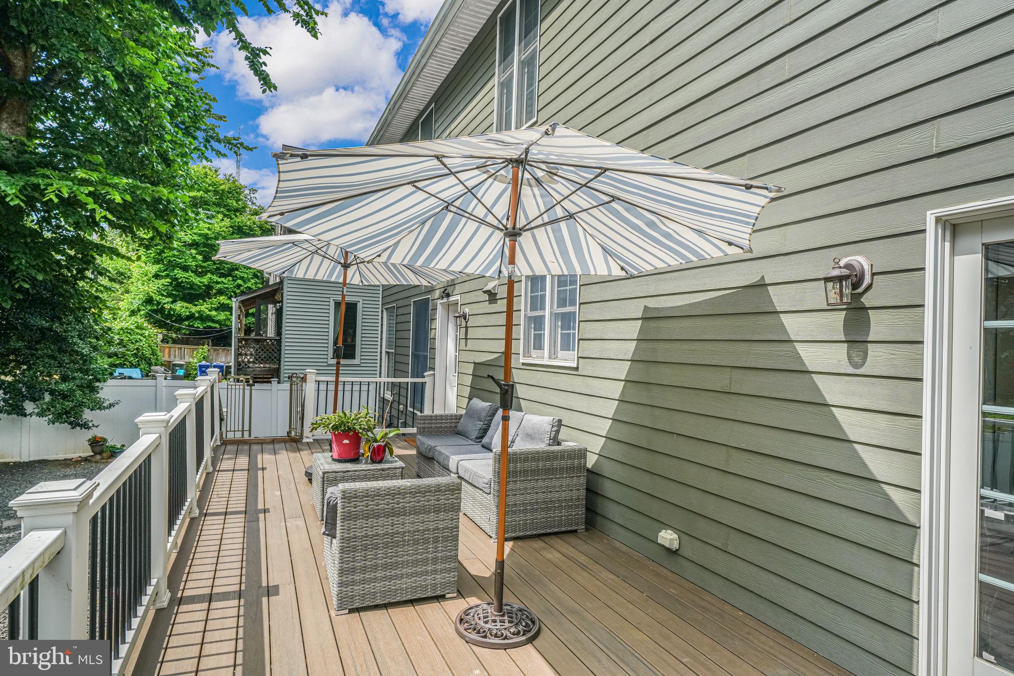 LARCHMONT - Residential