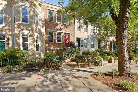 748 13TH STREET SE WASHINGTON DC 20003