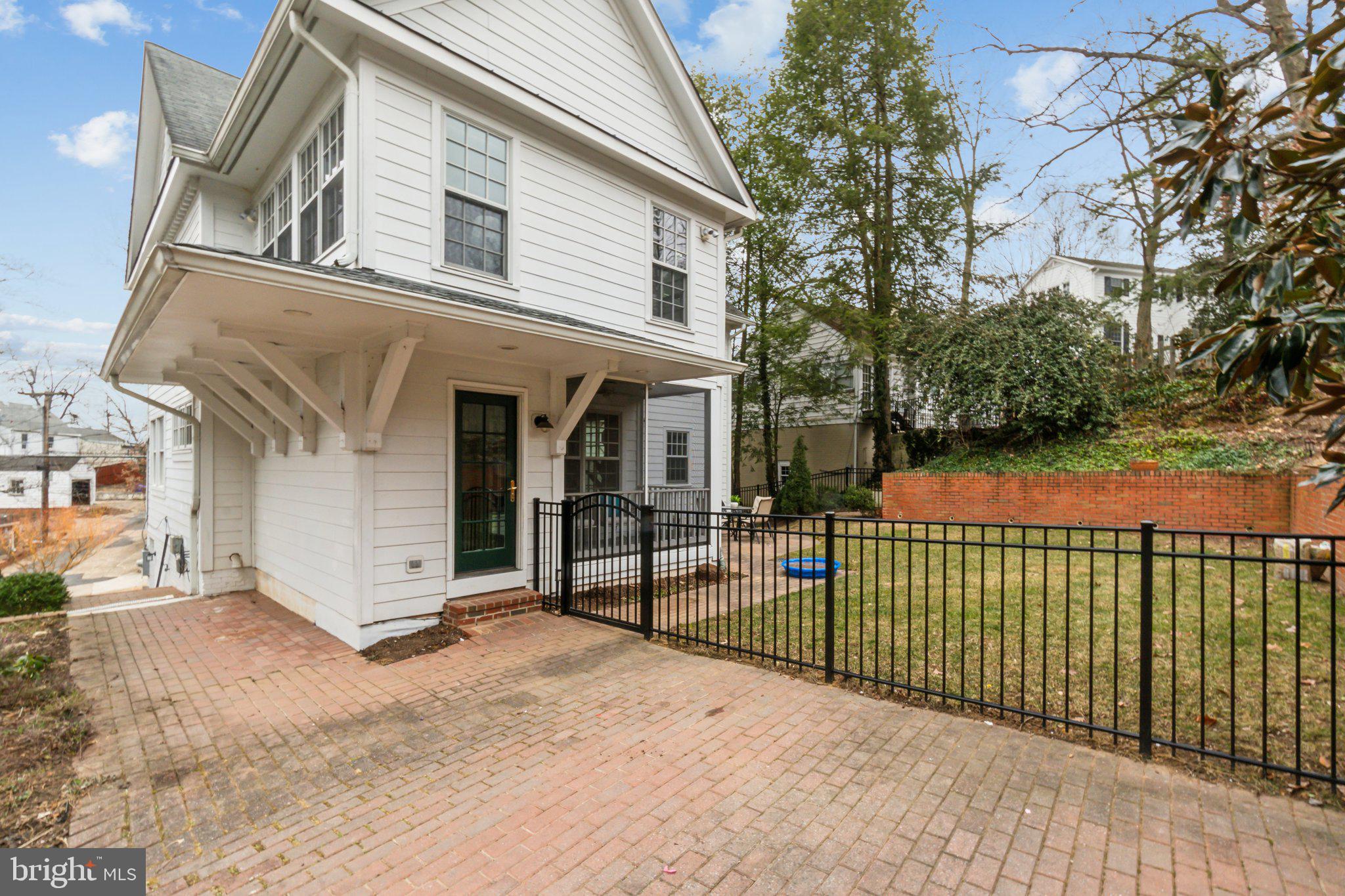 AURORA HILLS - Residential