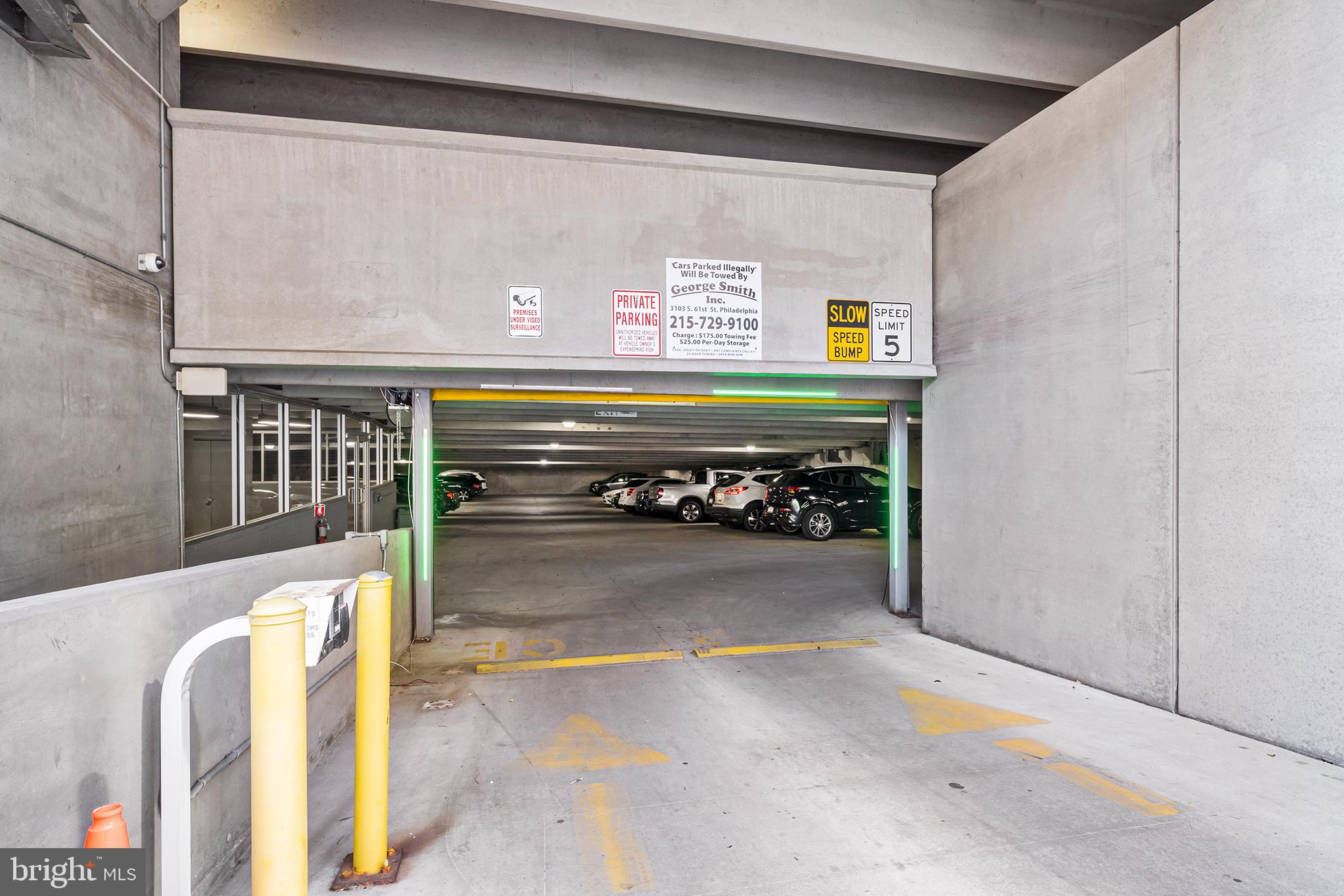 LOGAN SQUARE - Residential