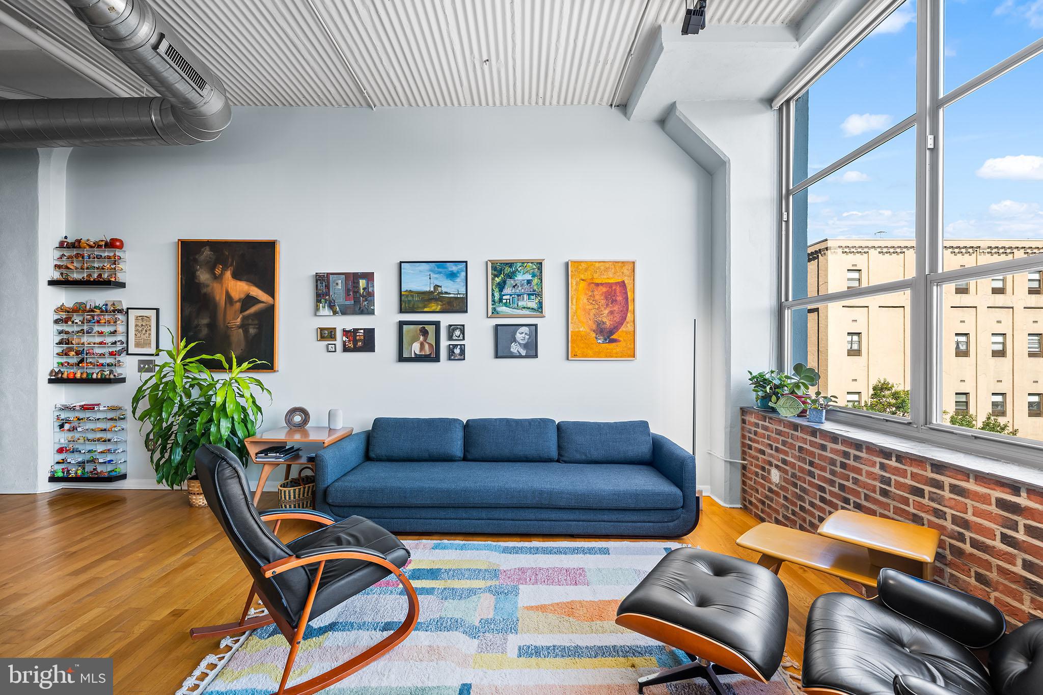 LOGAN SQUARE - Residential