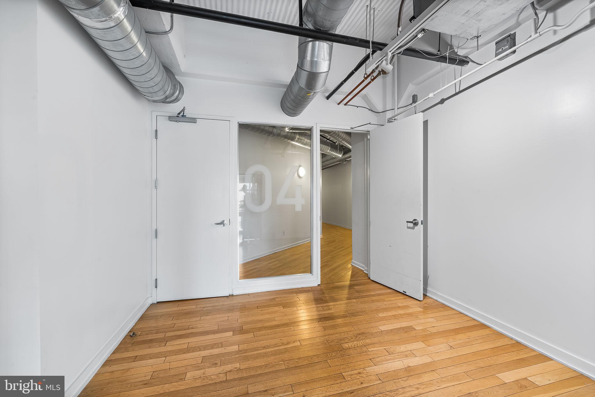 LOGAN SQUARE - Residential