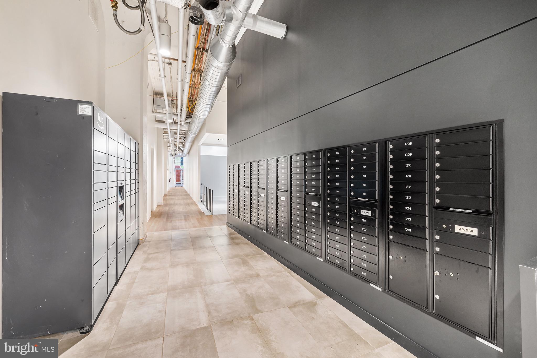 LOGAN SQUARE - Residential