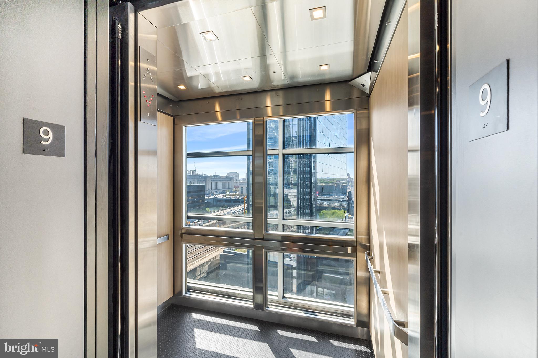 LOGAN SQUARE - Residential