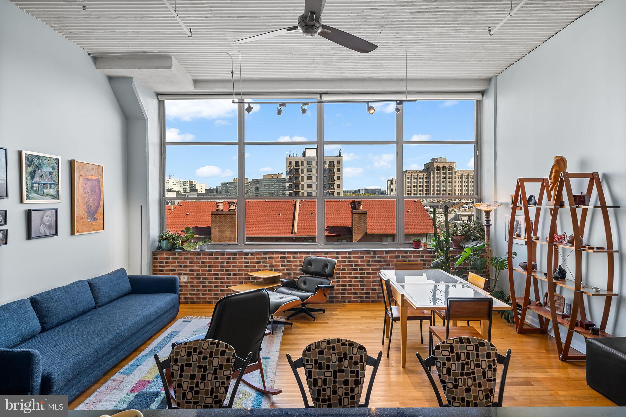 LOGAN SQUARE - Residential