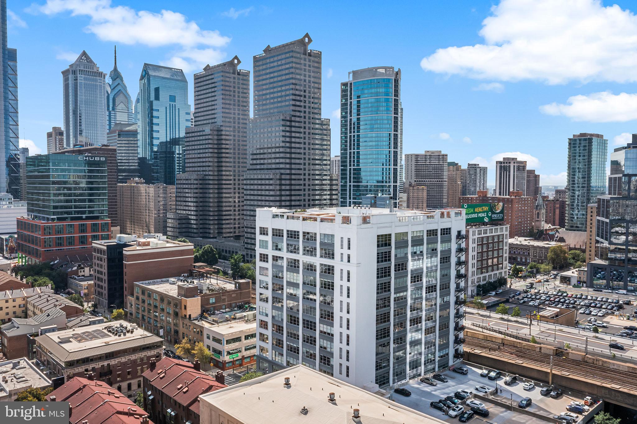 LOGAN SQUARE - Residential