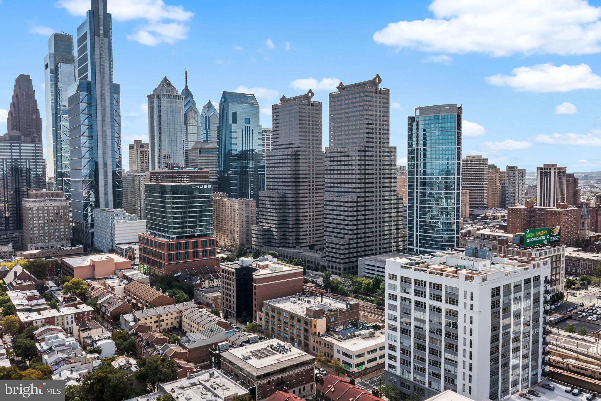 LOGAN SQUARE - Residential