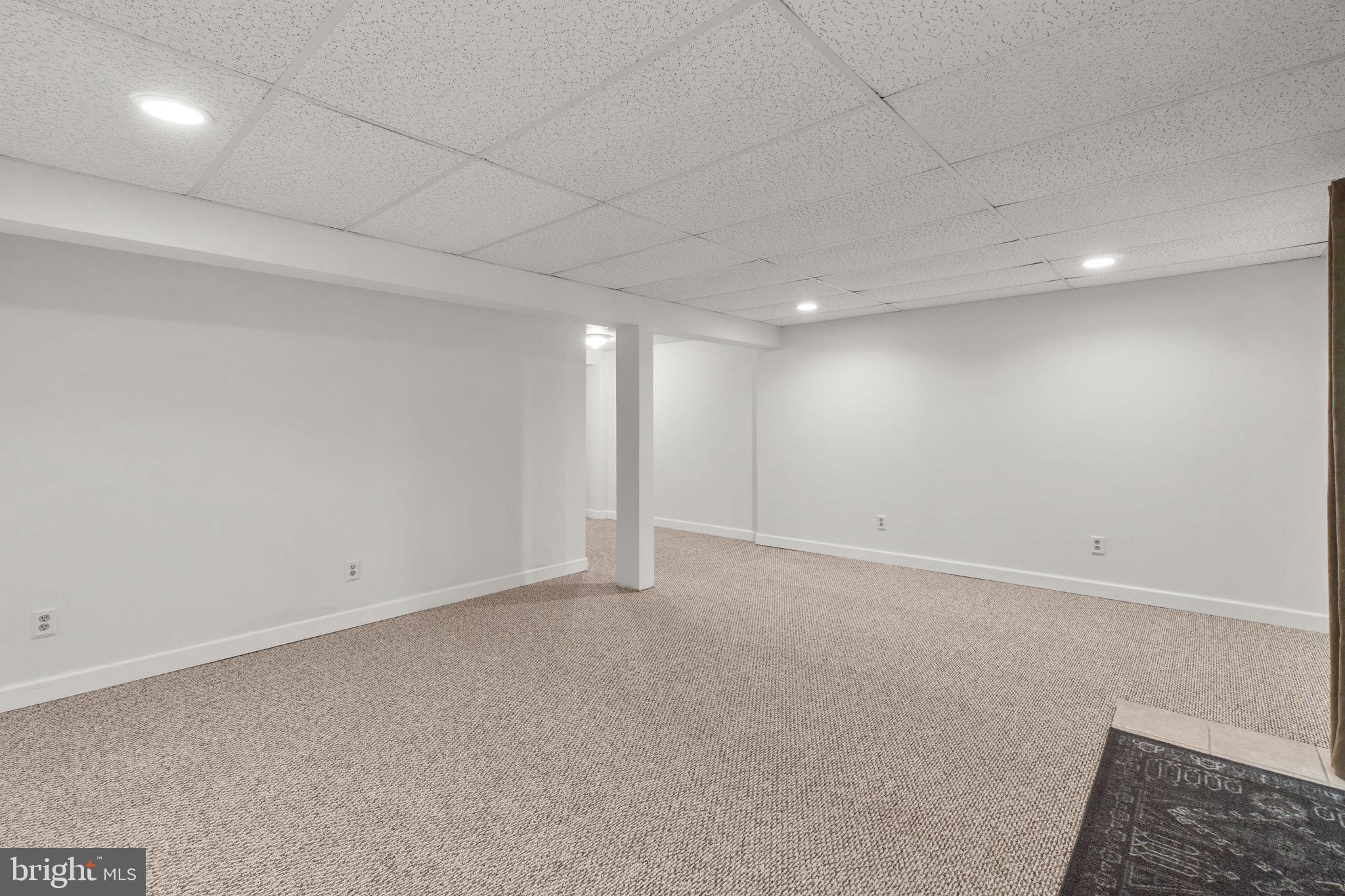 CHIPPENDALE - Residential